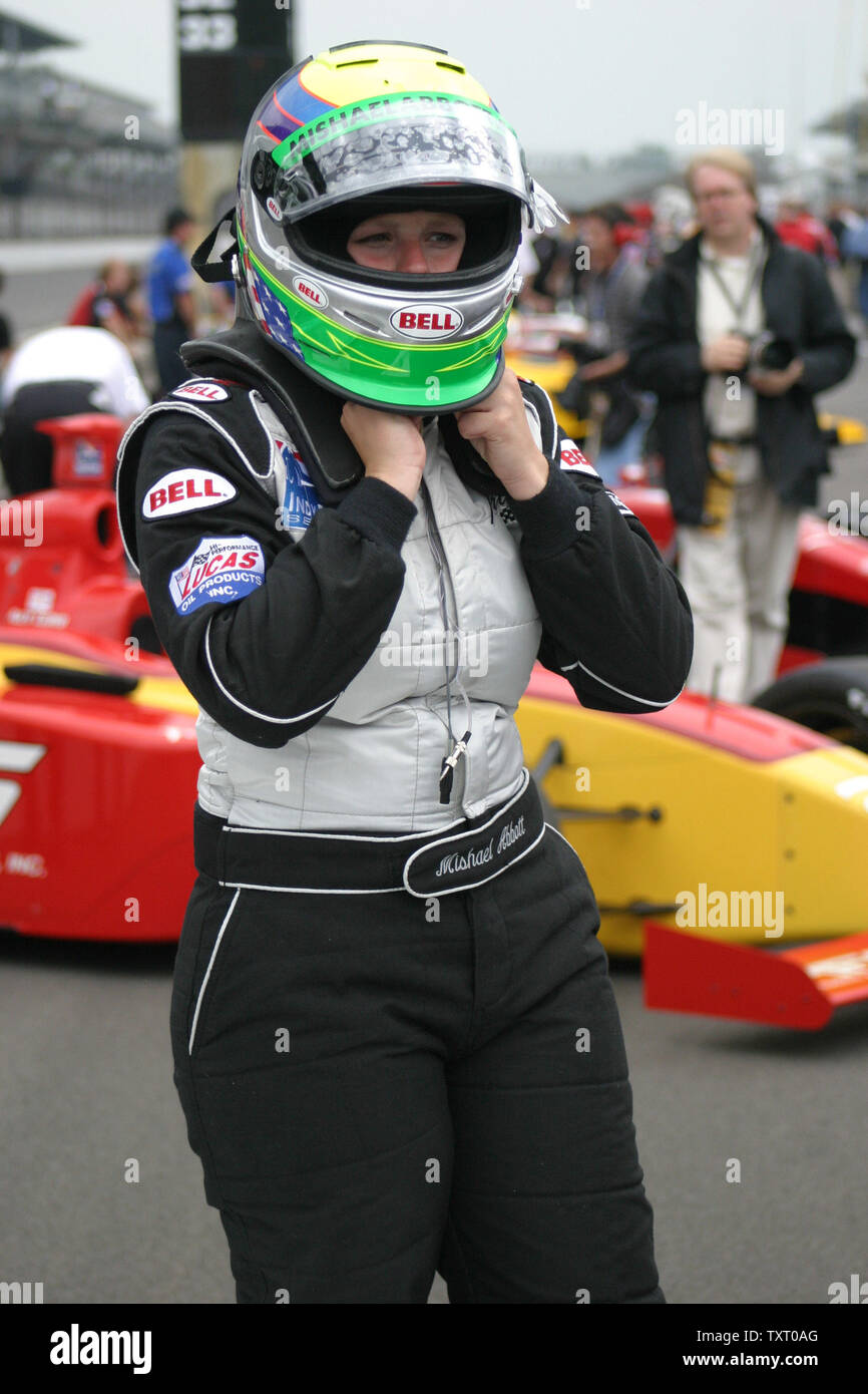 Mishael Abbott prepares to qualify for her second Freedom 100 race at