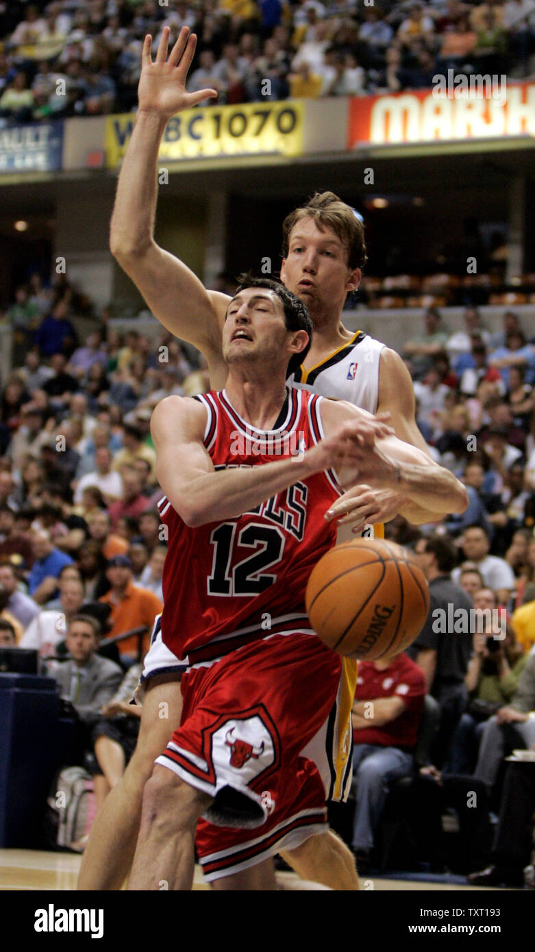 Mooney returns for workout with former NBA guard Hinrich at Pentagon