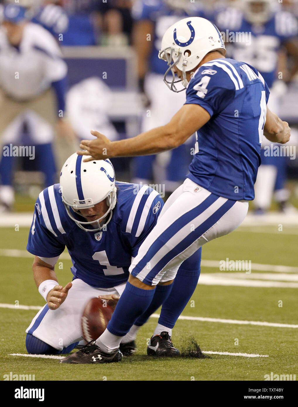 A blind Muncie woman's emotional moment meeting Colts kicker Adam Vinatieri