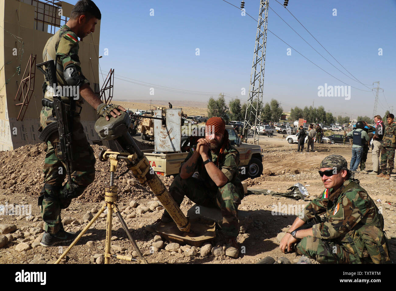 Kurdish fighters hi-res stock photography and images - Alamy