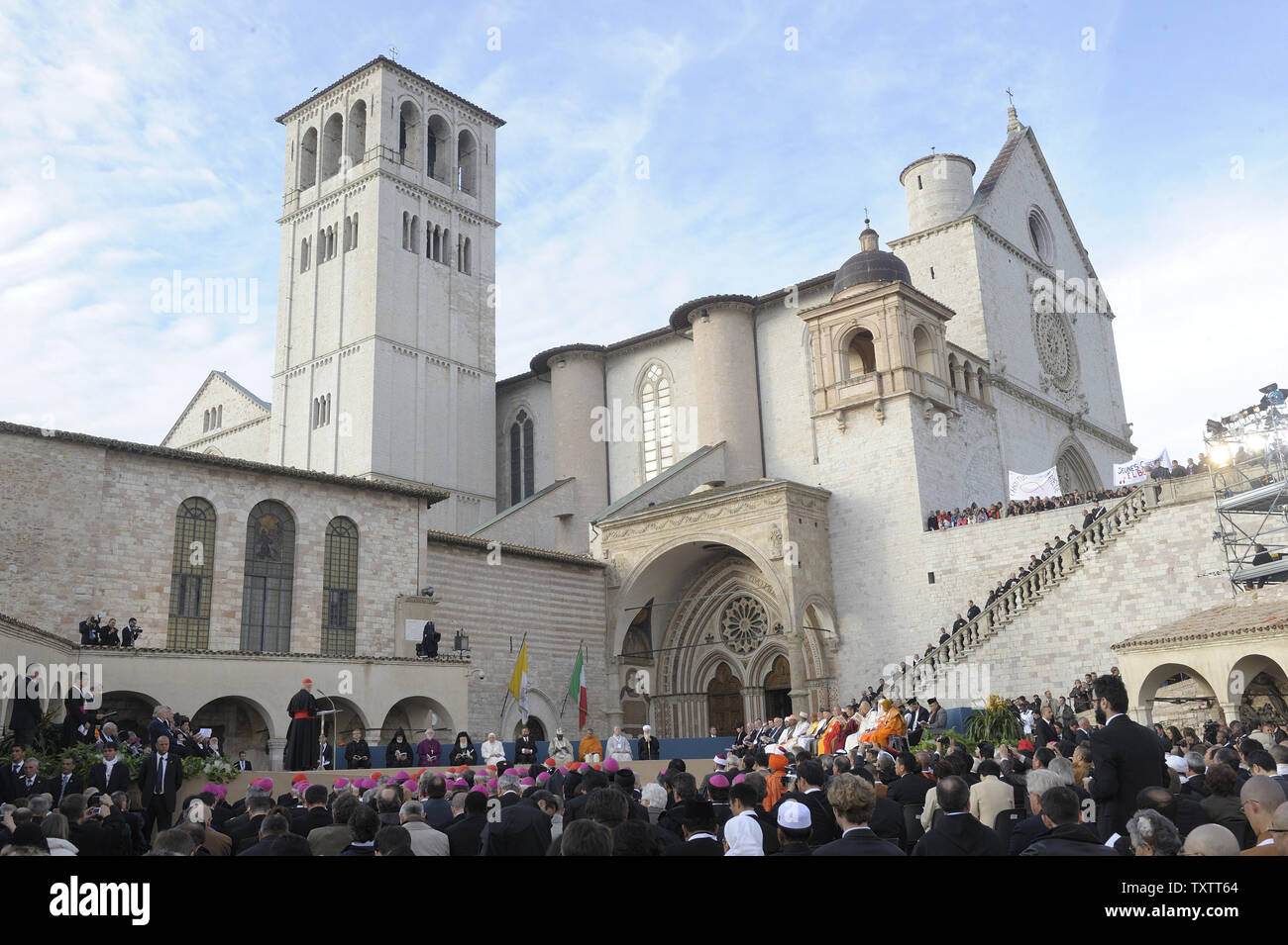 Religious leaders, including Benedict XVI, meet outside Basilica of San Francesco during the interreligious talks on October 27, 2011 in Assisi, Italy. Pope Benedict XVI The Pope met with approximately 300 religious leaders and atheist intellectuals, to mark the 25th anniversary of the Assisi interfaith gathering. UPI/Stefano Spaziani Stock Photo