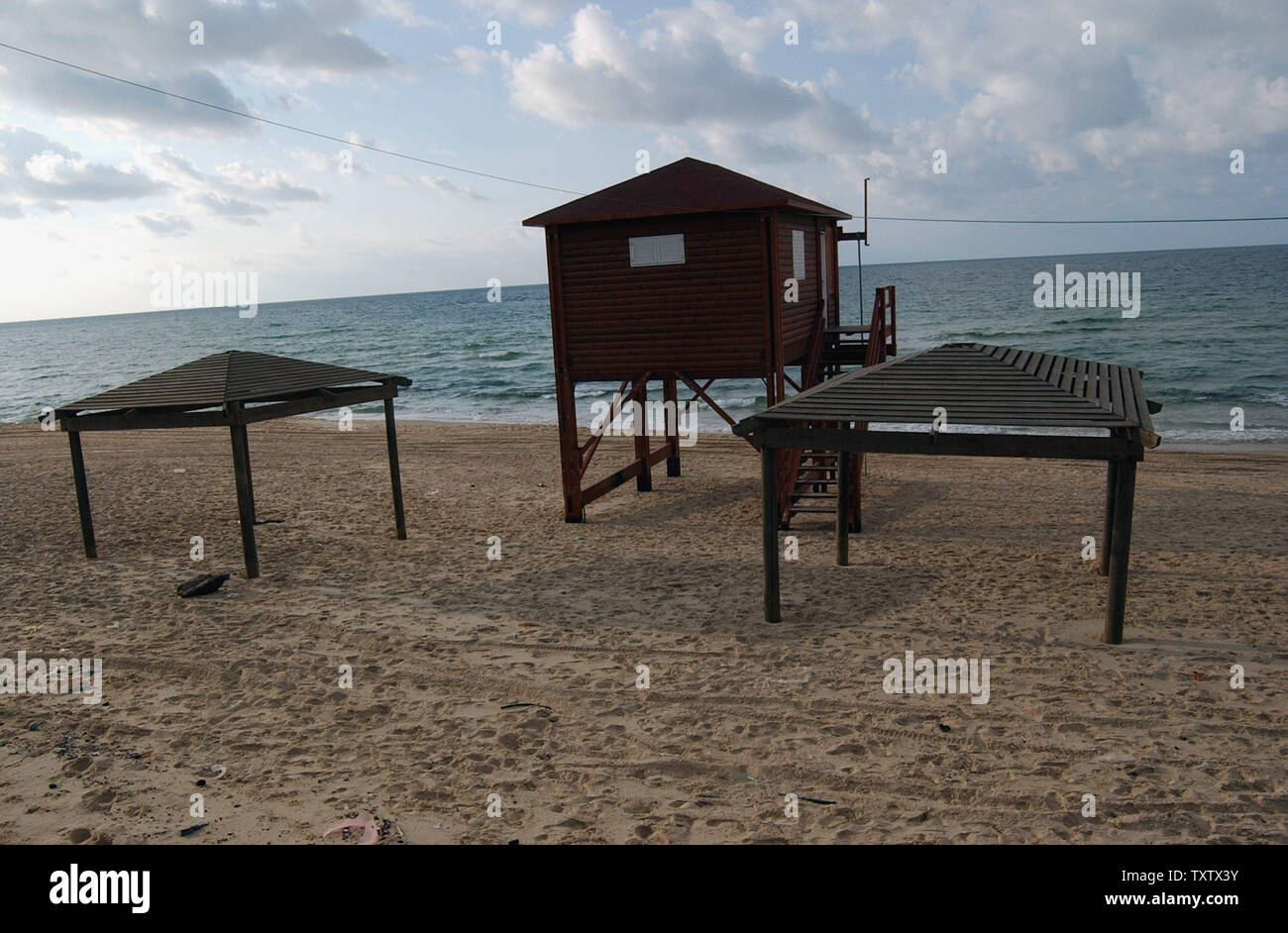 The beach in front of the Palm Beach Hotel in Gush Katif has been empty for over three years with the start of the Palestinian Intifada, , November 20, 2003. The Gaza resort use to be a favorite location for vacationers. (UPI Photo/Debbie Hill) Stock Photo