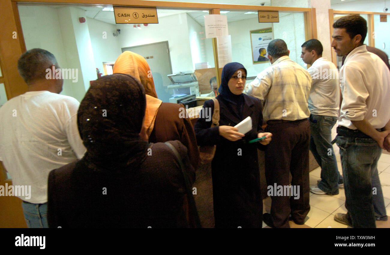 17 Million Dollars High Resolution Stock Photography And Images Alamy