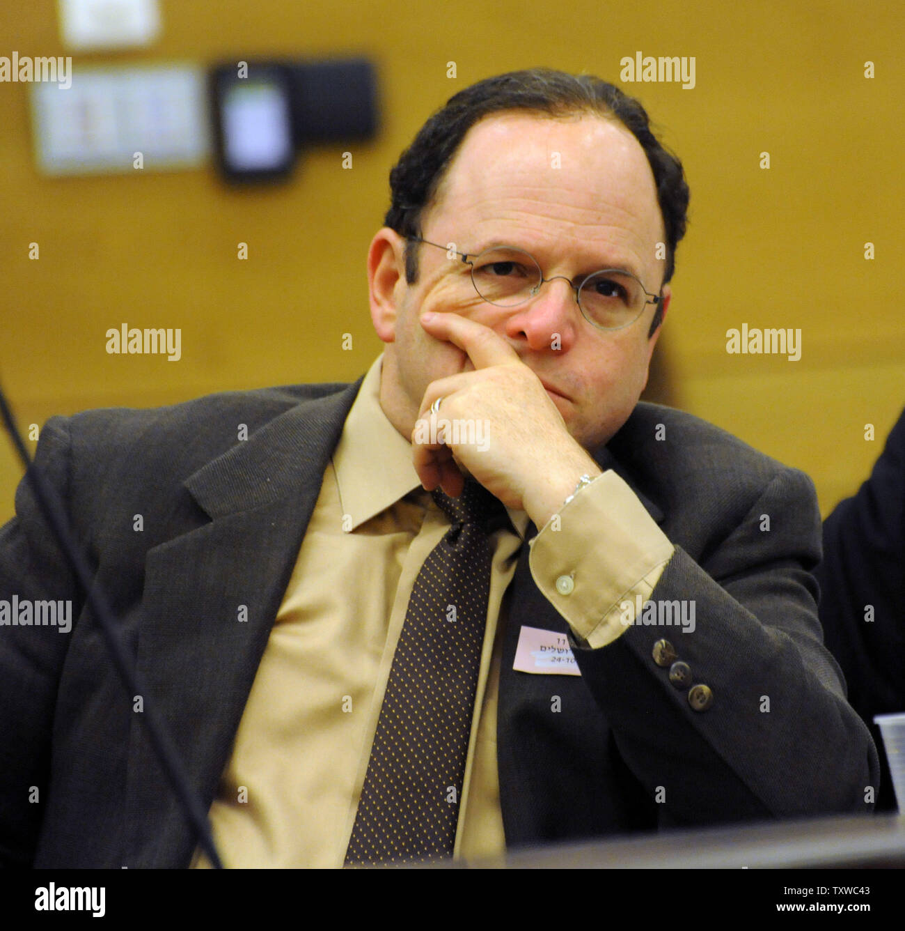 George costanza in hi-res stock photography and images - Alamy