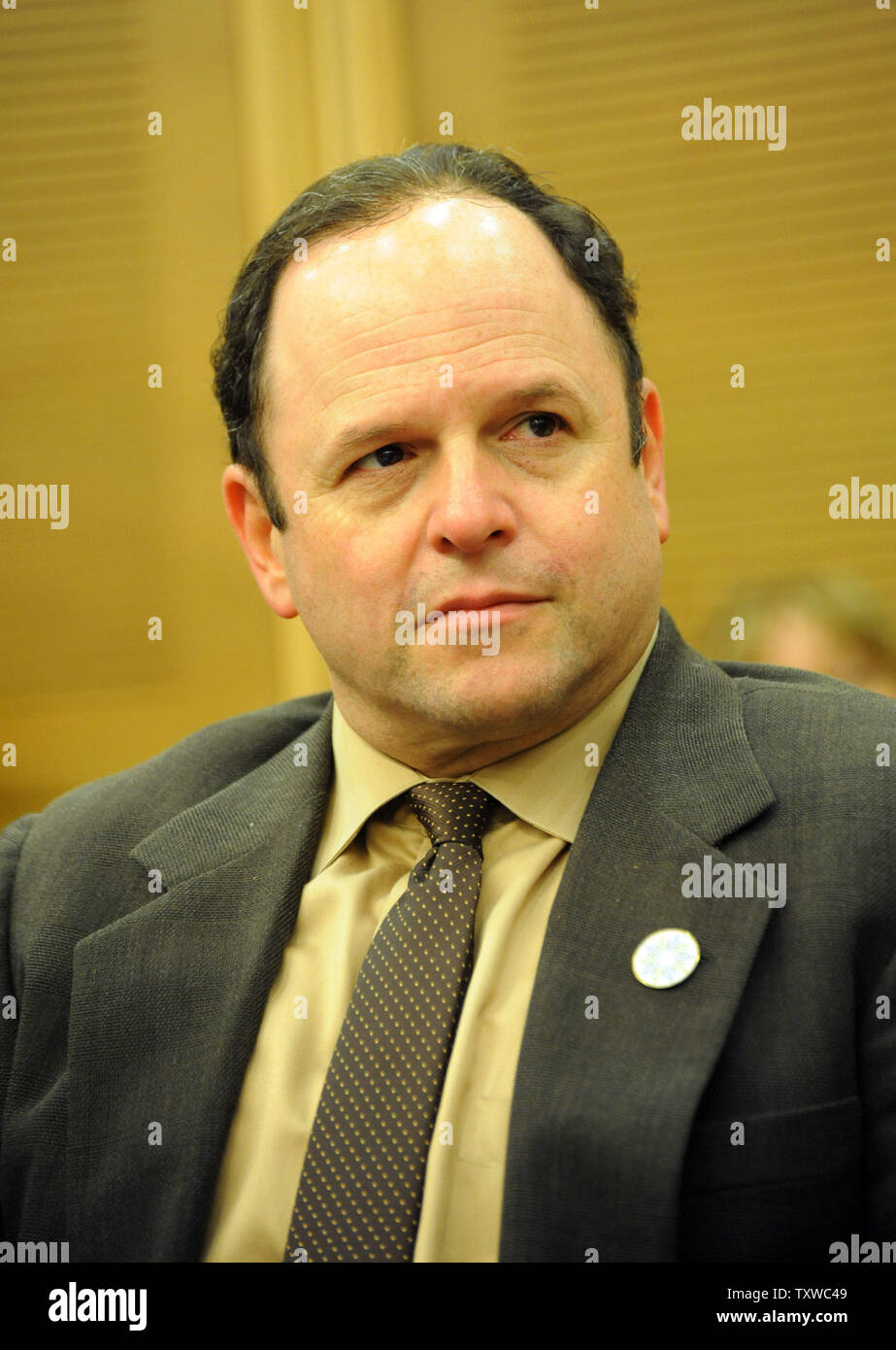 American actor Jason Alexander participates in a debate  in the Israeli Knesset, the Parliament, in Jerusalem, promoting a two-state solution to the Israeli and Palestinian conflict, October 24, 2011.  Alexander, most famous for his role as George Costanza in the hit sitcom Seinfield, is in Israel with the 'One Voice' campaign and will meet with Israeli and Palestinian politicians. UPI/Debbie Hill Stock Photo