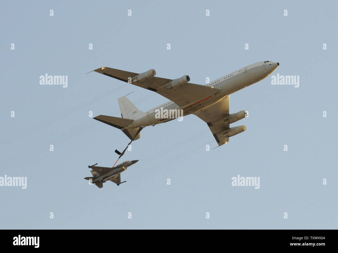 Israel f 16 jet hi-res stock photography and images - Alamy