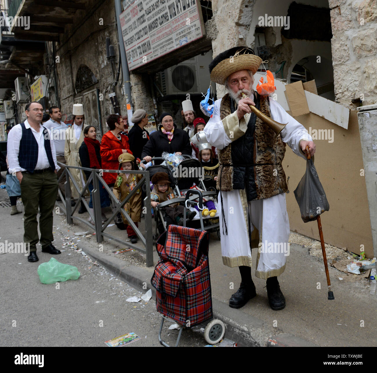 Пурим в тель авиве. Пурим 2024. Пурим в синагоге на бронной. Пурим в 2004 году какого числа. Пурим 2024.