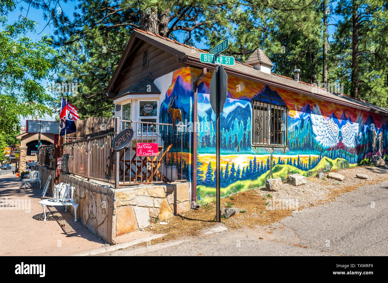 Ruidoso Mural Project, mural by Samatha Odom-Dodd at Tall Pines Beer and Wine Garden, Ruidoso, New Mexico. Stock Photo