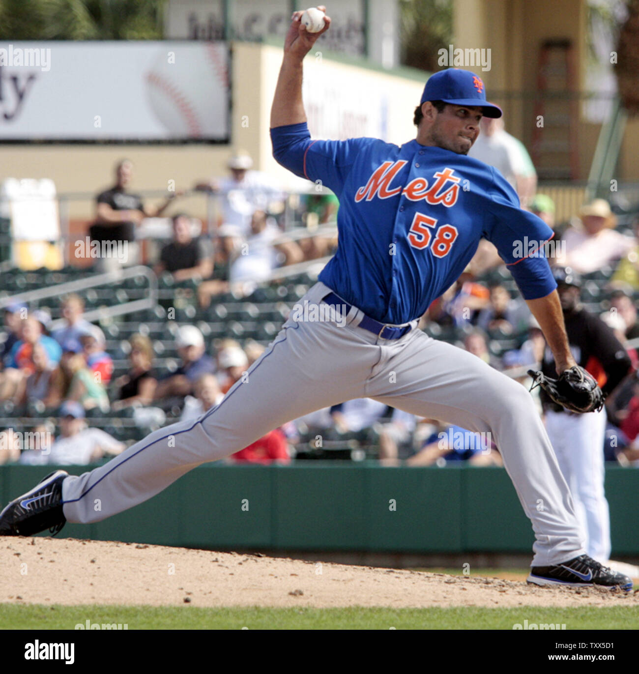 New York Mets pitcher Fernando Cabera (58) throws to the Miami Marlins