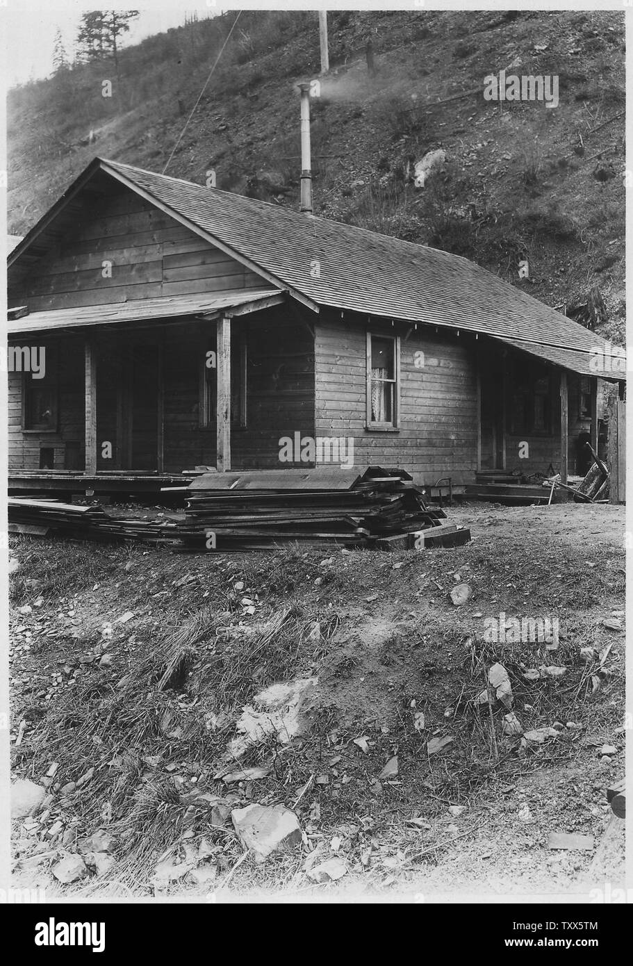 Avery, Idaho. Unknown building; Scope and content From Serialized Land