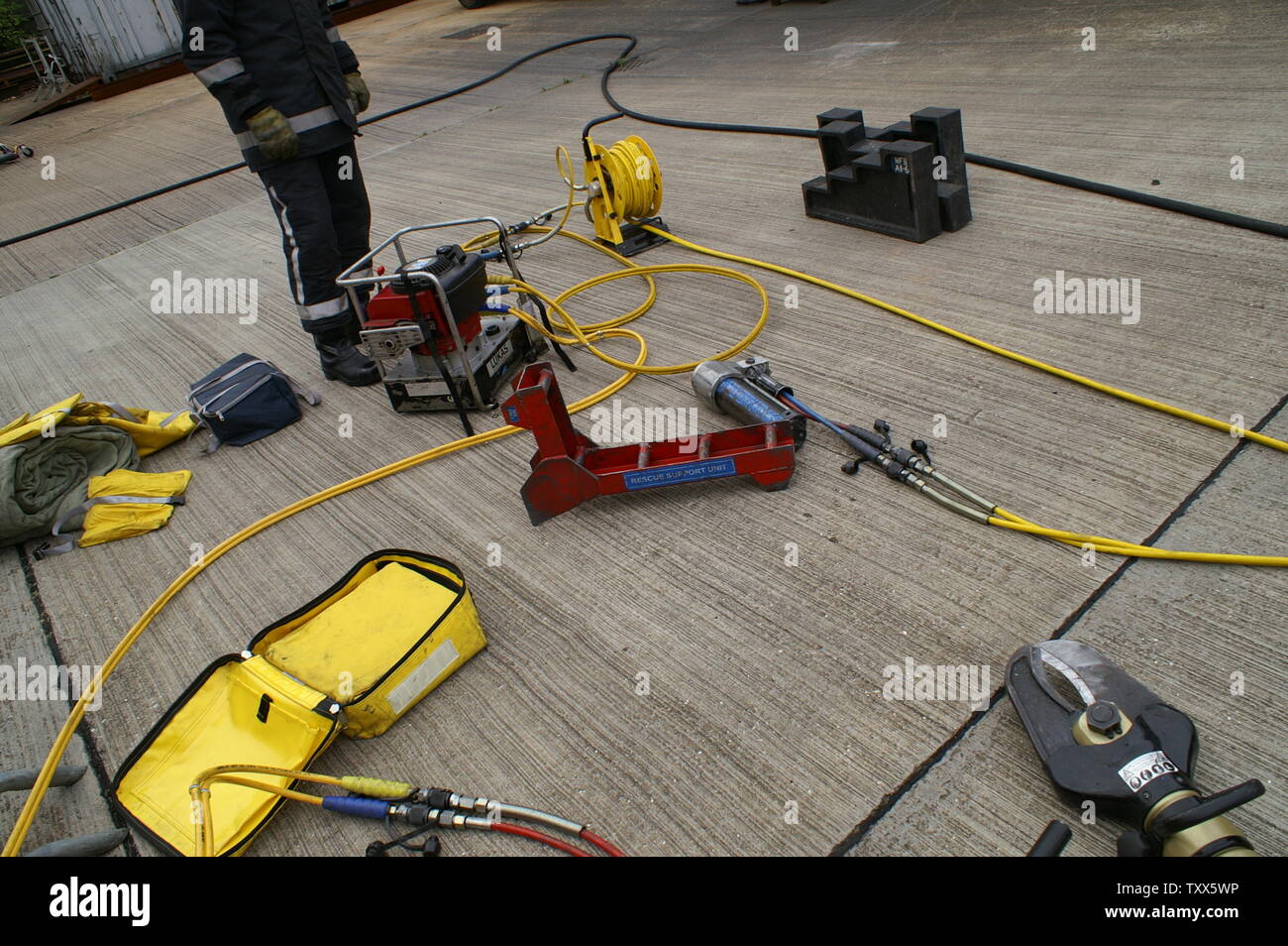 hydraulic cutting and spreading equipment, RTC Stock Photo Alamy