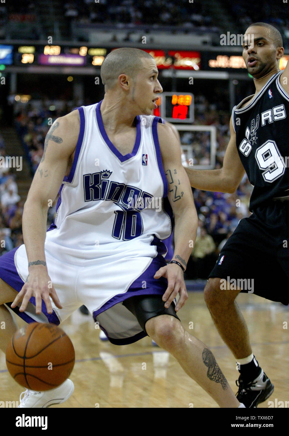 Sacramento Kings guard Mike Bibby walks off the court after he was ejected  during the fourth quarter of a basketball game against the Minnesota  Timberwolves in Minneapolis, Wednesday, Nov. 1, 2006. Bibby