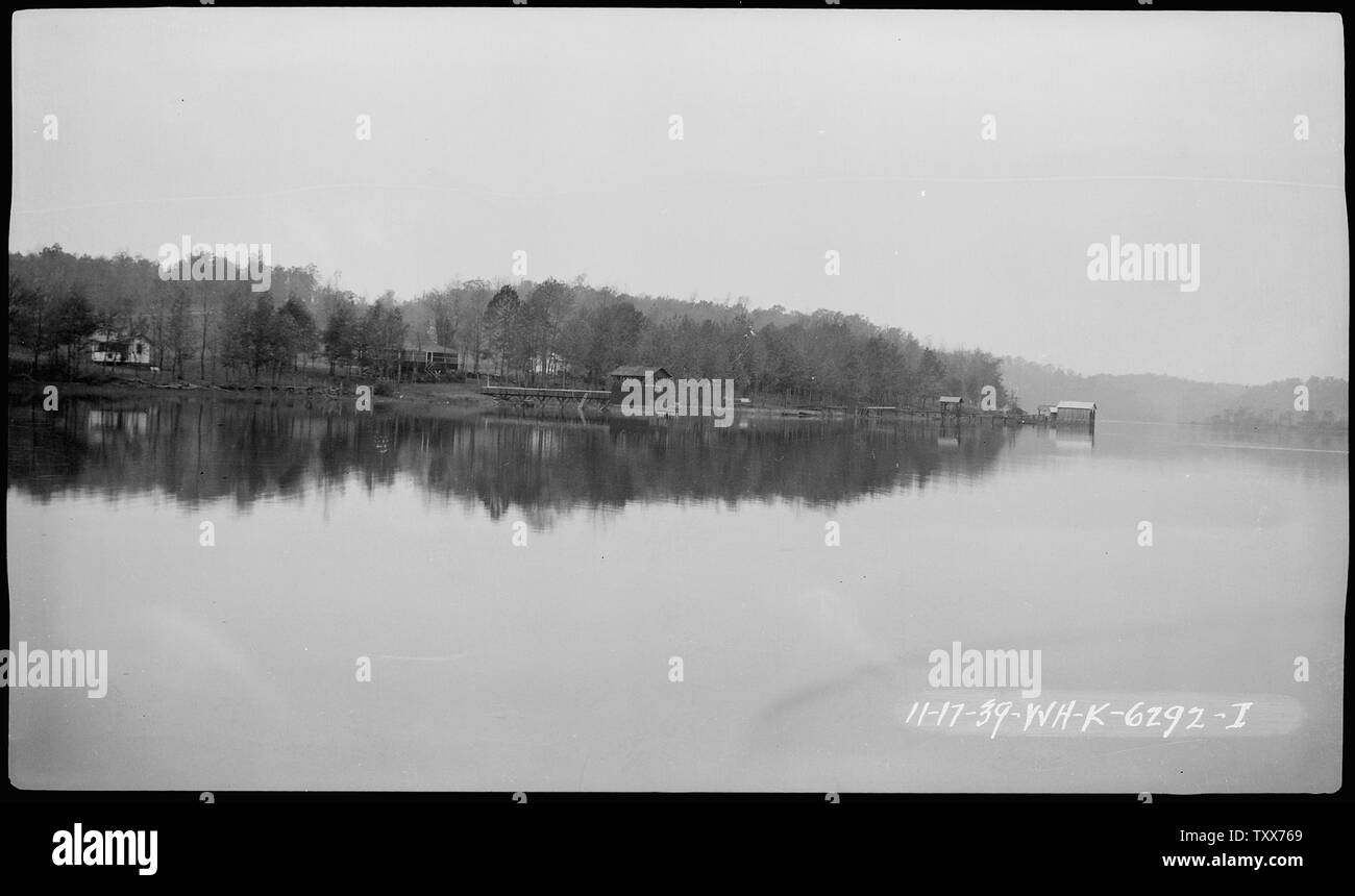 Bailey Springs houses and docks Stock Photo Alamy