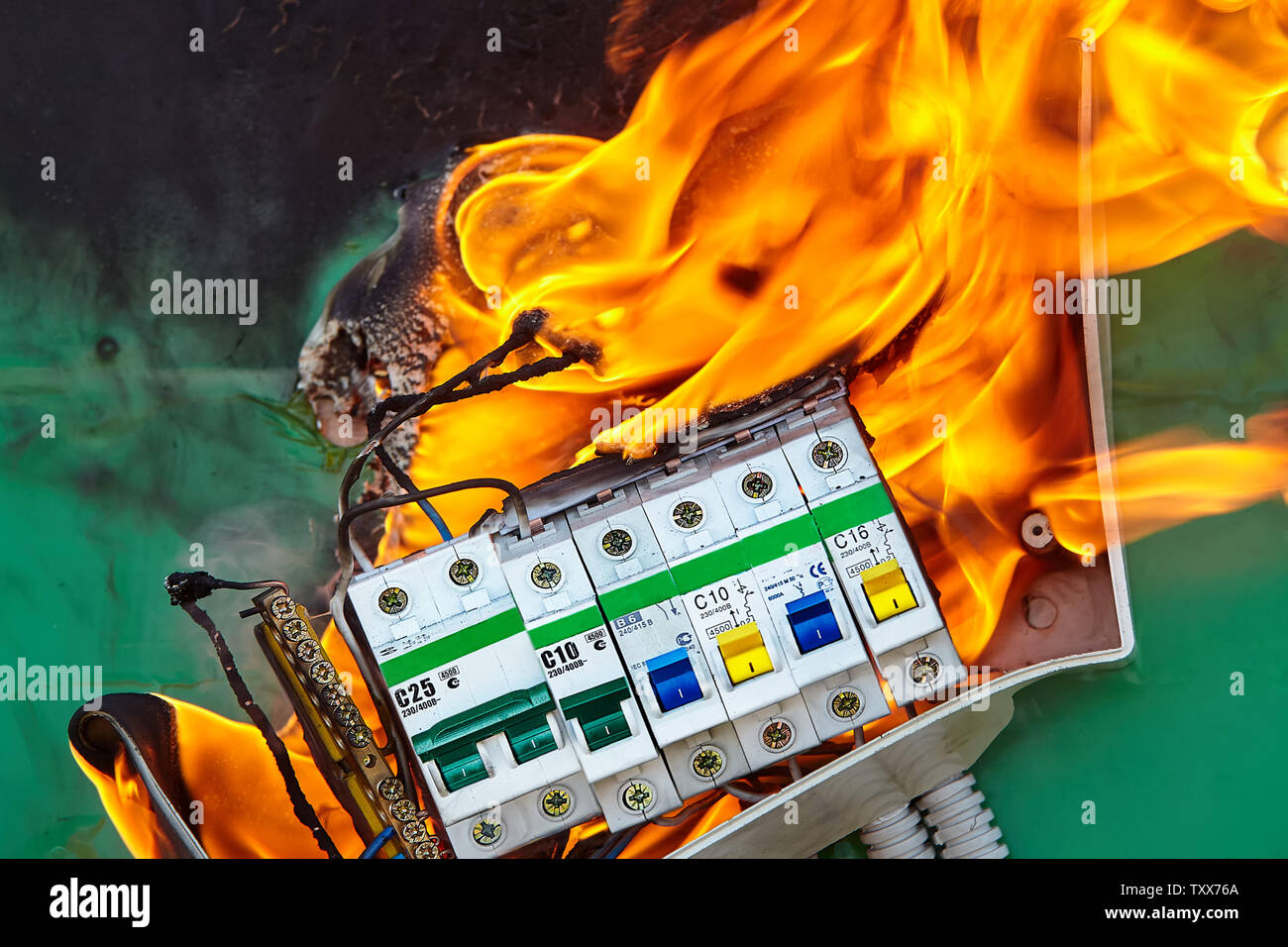 Dangerous electrical wiring hires stock photography and images Alamy