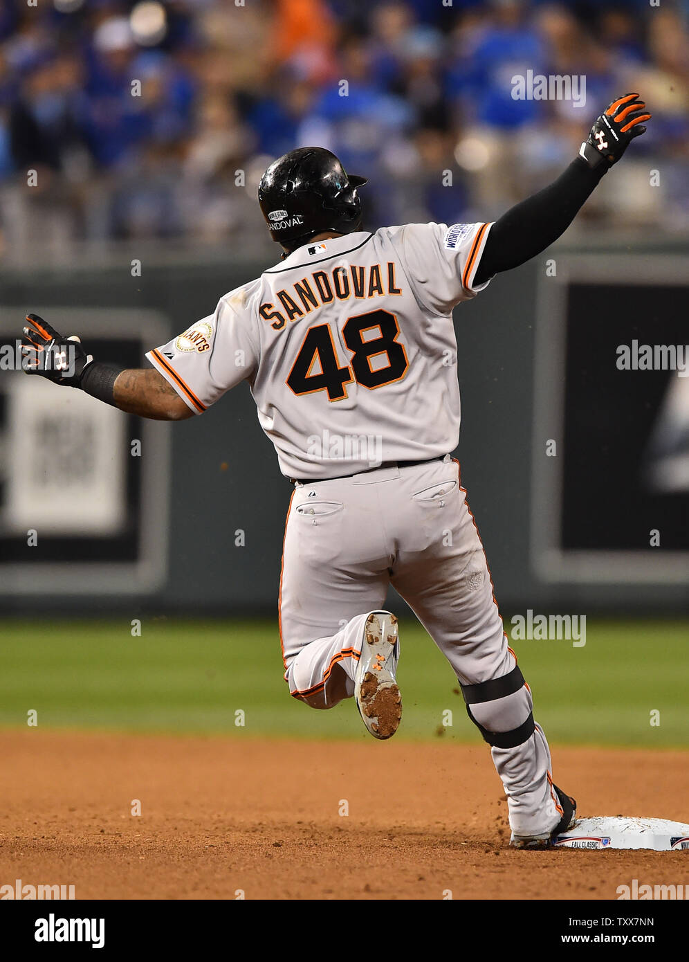 Watch: Pablo Sandoval destroys catcher in Mexican League