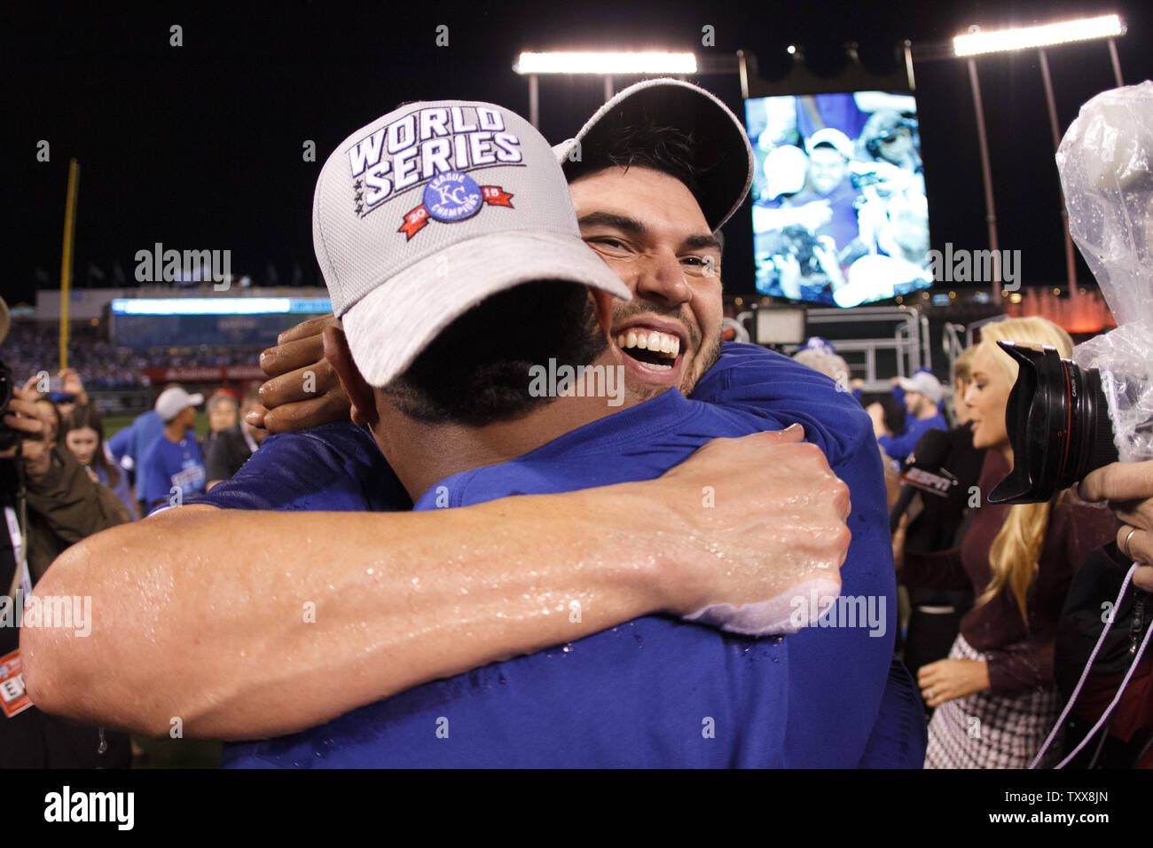 Kansas City Royals first baseman Eric Hosmer (35) bumps fists with