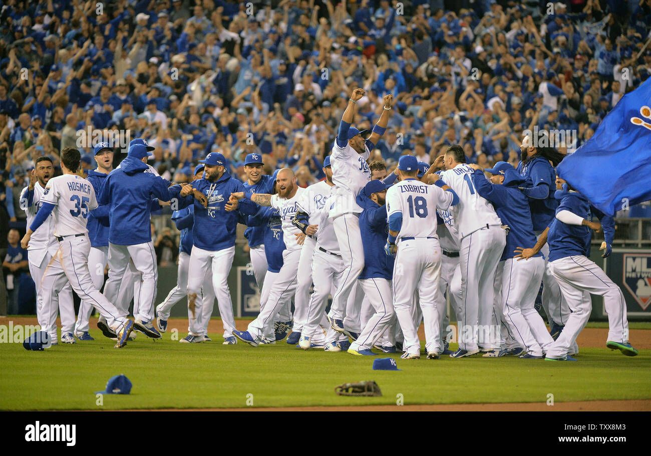 5,450 Kansas City Royals Fans Stock Photos, High-Res Pictures, and