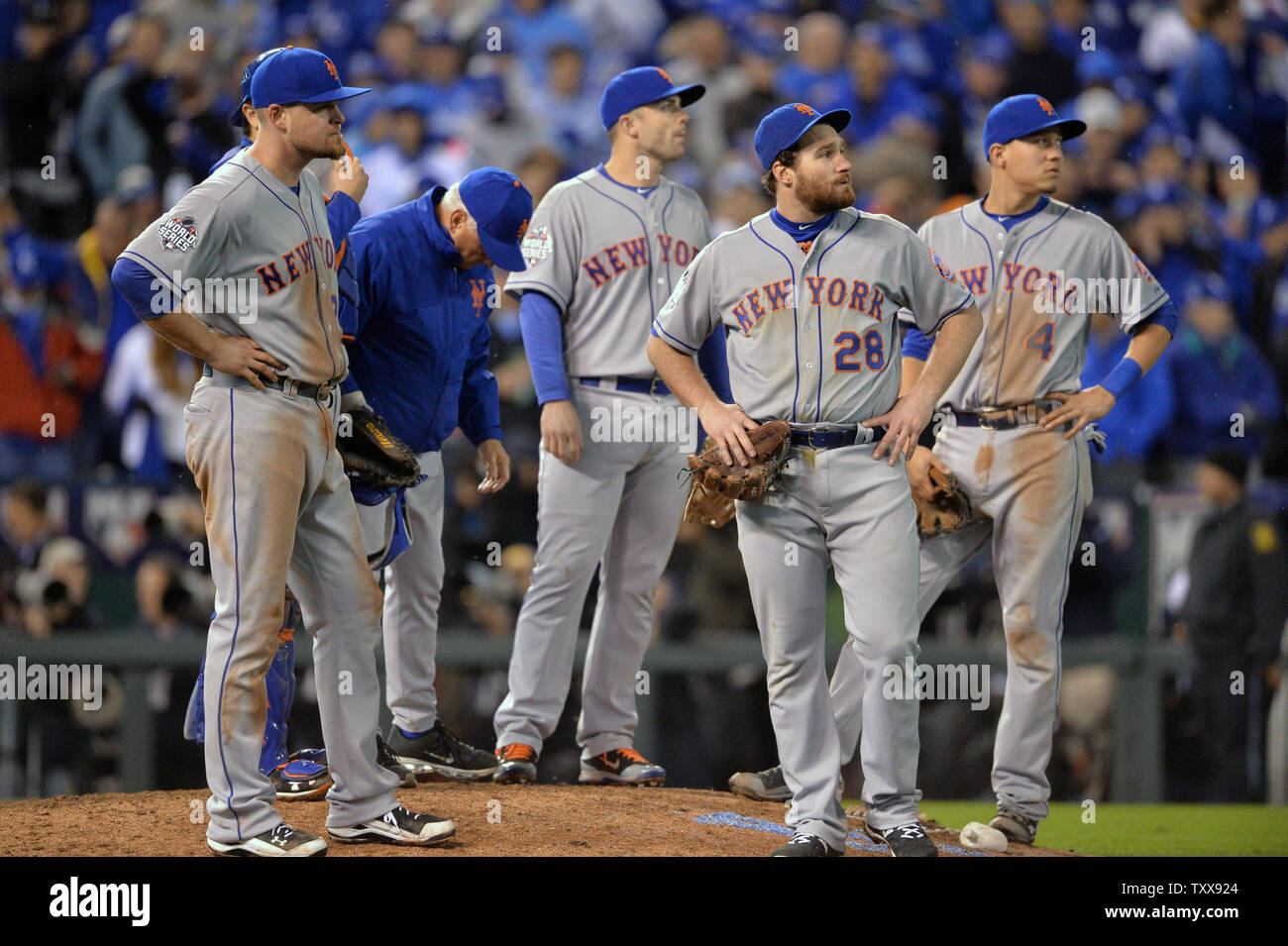 New York Mets' Manager Terry Collins watches batting practice before game 2  of the World Series against the Kansas City Royals at Kauffman Stadium in  Kansas City, Missouri on October 28, 2015.