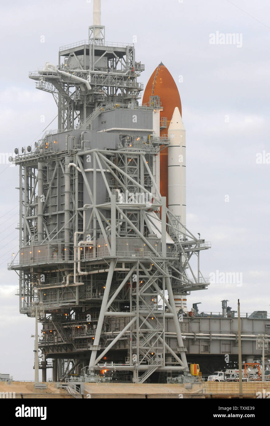 Space shuttle Atlantis sits poised for launch on Launch Complex 39A at the Kennedy Space Center in Florida on February 6, 2008. NASA is making final preparations to launch Atlantis on mission STS-122 on February 7 at 2:45 p.m. for an 11 day service mission to the International Space Station. Currently there is a 70% chance of bad weather delaying the launch. (UPI Photo/Kevin Dietsch) Stock Photo