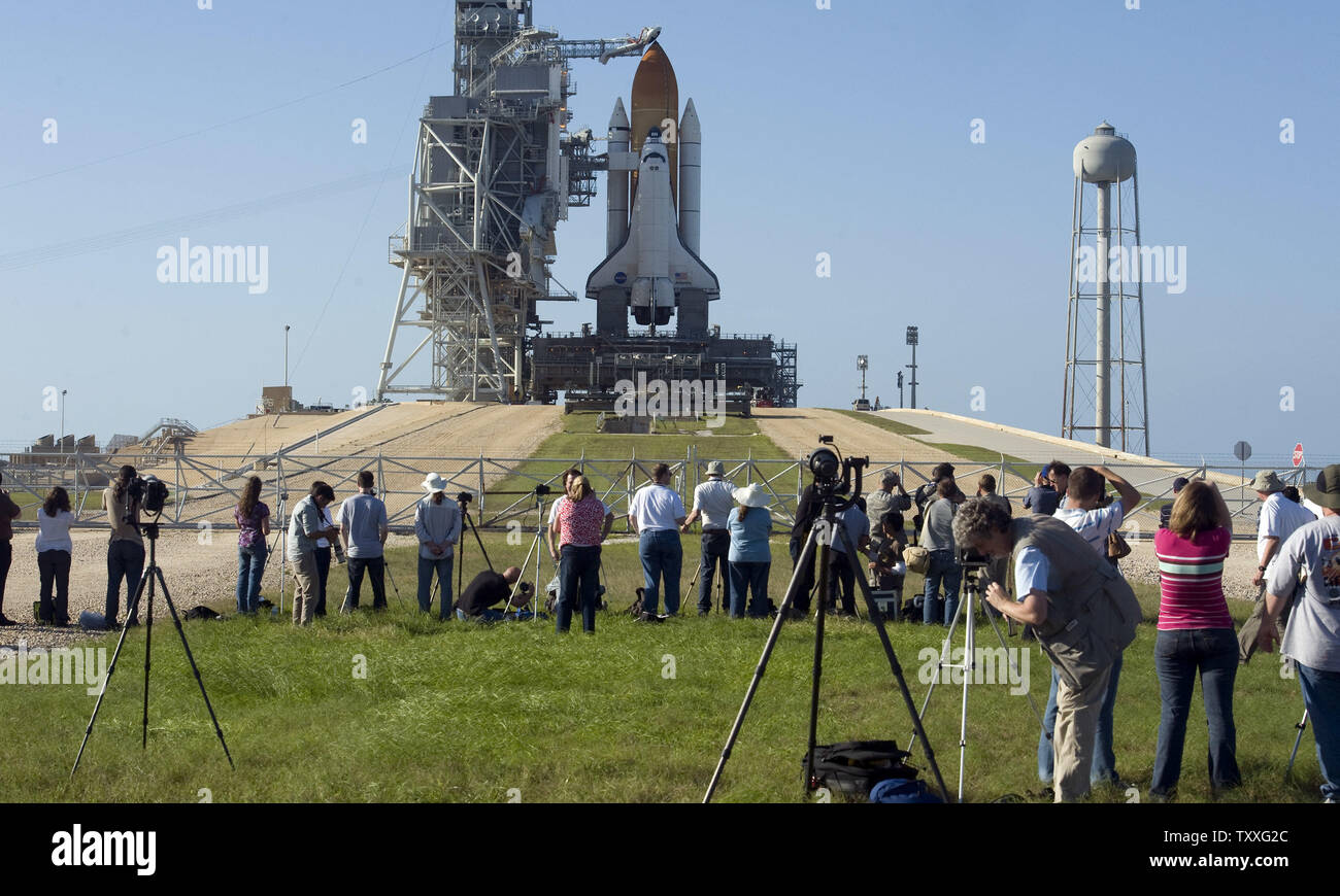 NASA's space shuttle "Atlantis" sits bolted on Complex 39A at the ...