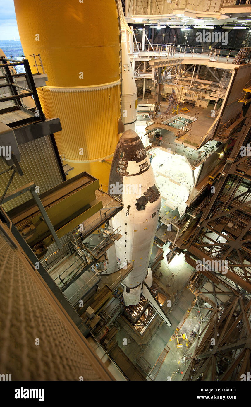 NASA's space shuttle "Atlantis" rolls out from the Vehicle Assembly ...