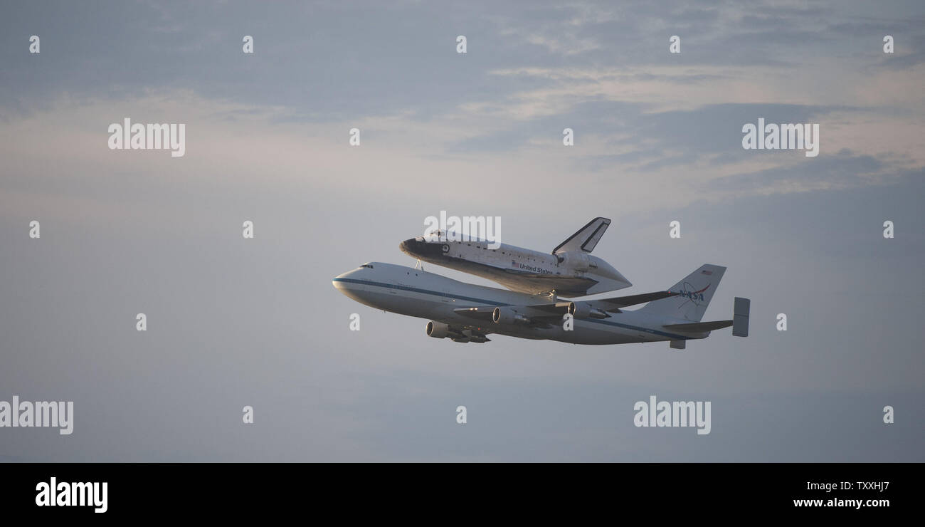 Shuttle endeavour retirement california hi-res stock photography and ...