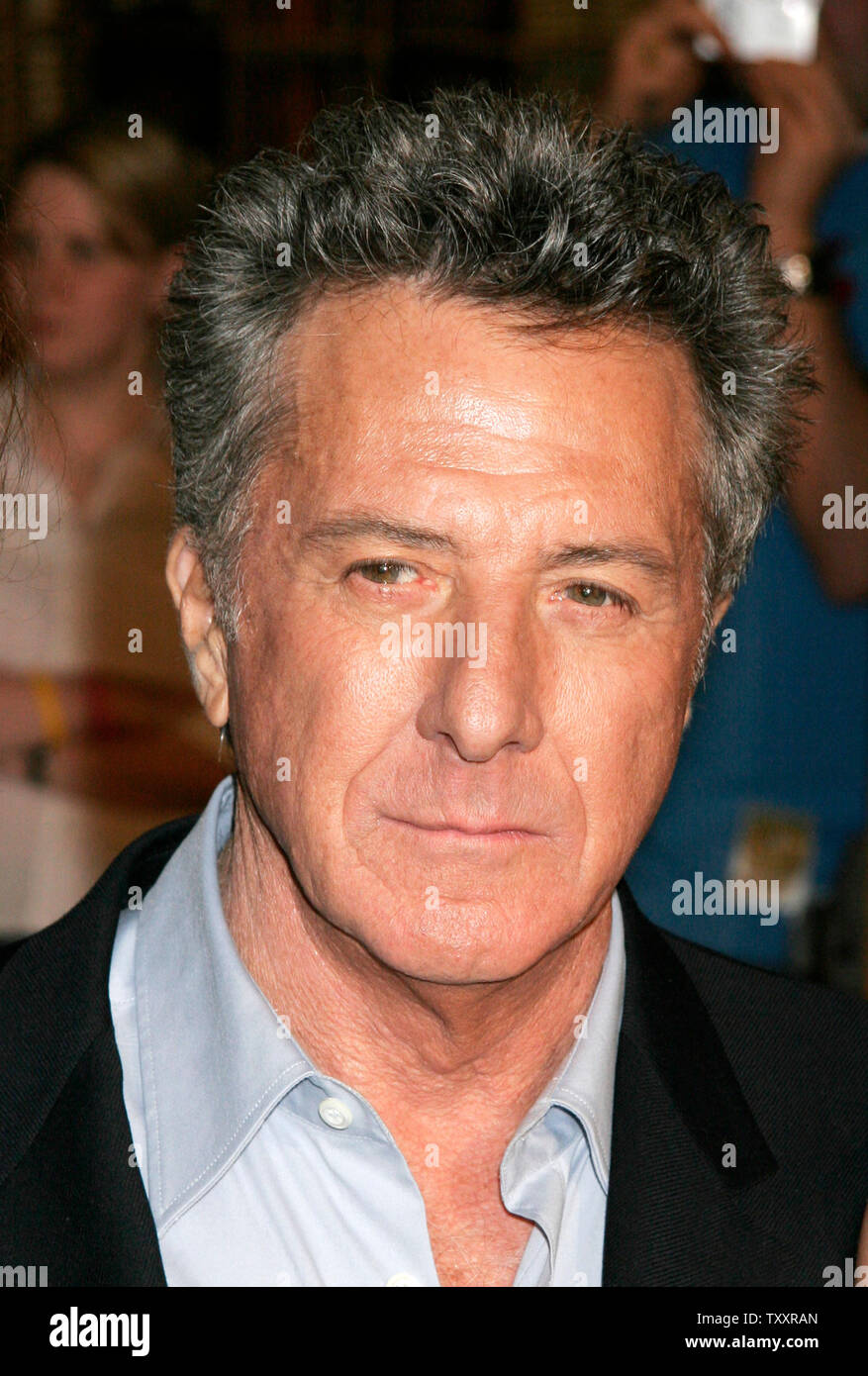 Actor Dustin Hoffman arrives at the December 16th, 2004 Los Angeles