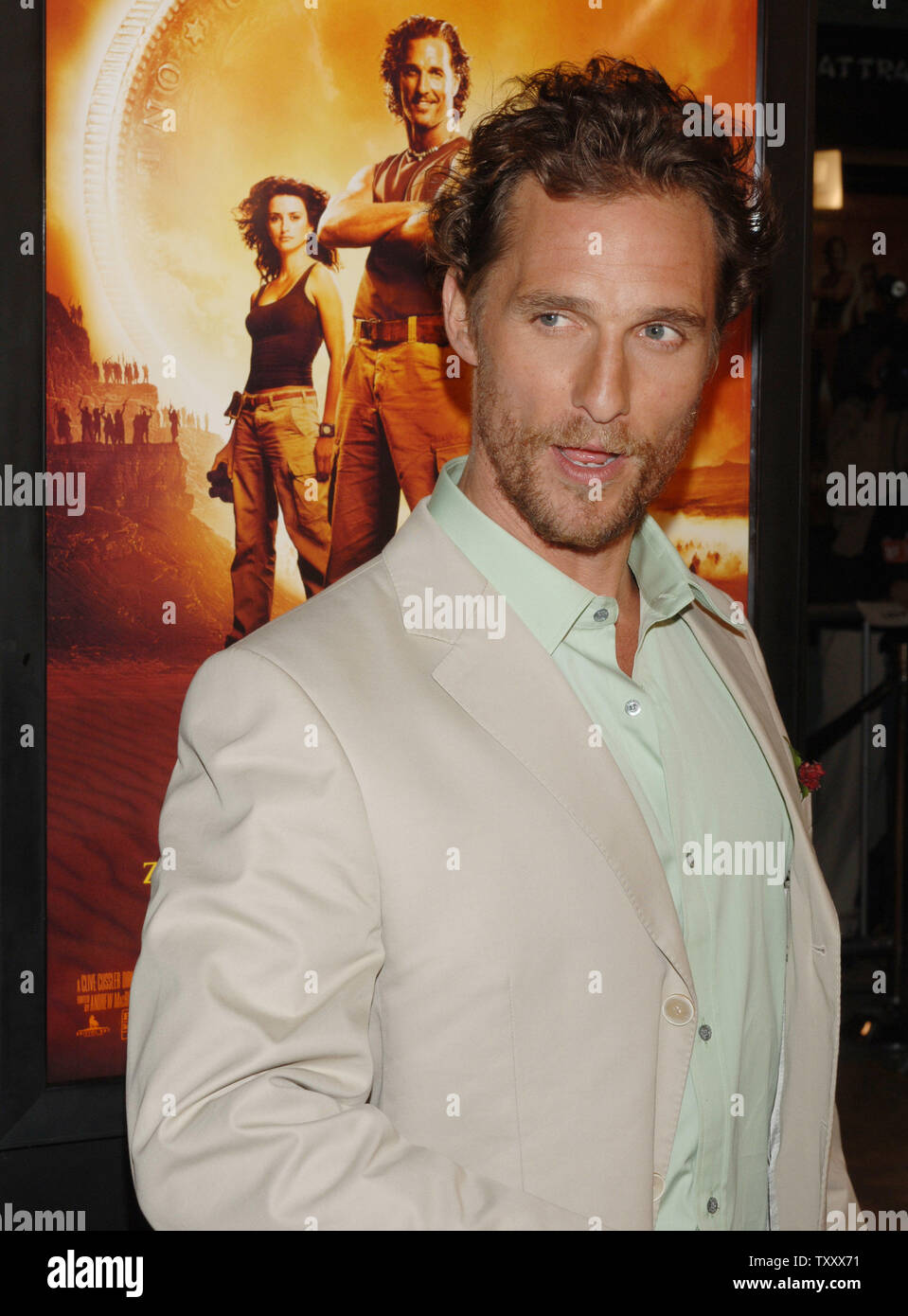 U.S. actor Matthew McConaughey, a cast member in the comedy adventure  motion picture "Sahara," arrives for the premiere of the film at Grauman's  Chinese Theatre in Los Angeles April 4, 2005. (UPI