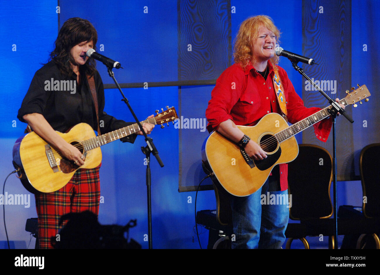 Amy ray and emily saliers hi-res stock photography and images - Alamy