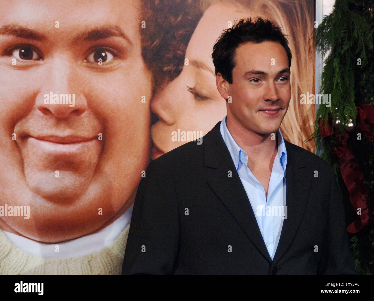 https://c8.alamy.com/comp/TXY3A6/actor-chris-klein-a-cast-member-in-the-romantic-comedy-motion-picture-just-friends-arrives-for-the-premiere-of-the-film-in-the-westwood-section-of-los-angeles-november-14-2005-upi-photojim-ruymen-TXY3A6.jpg