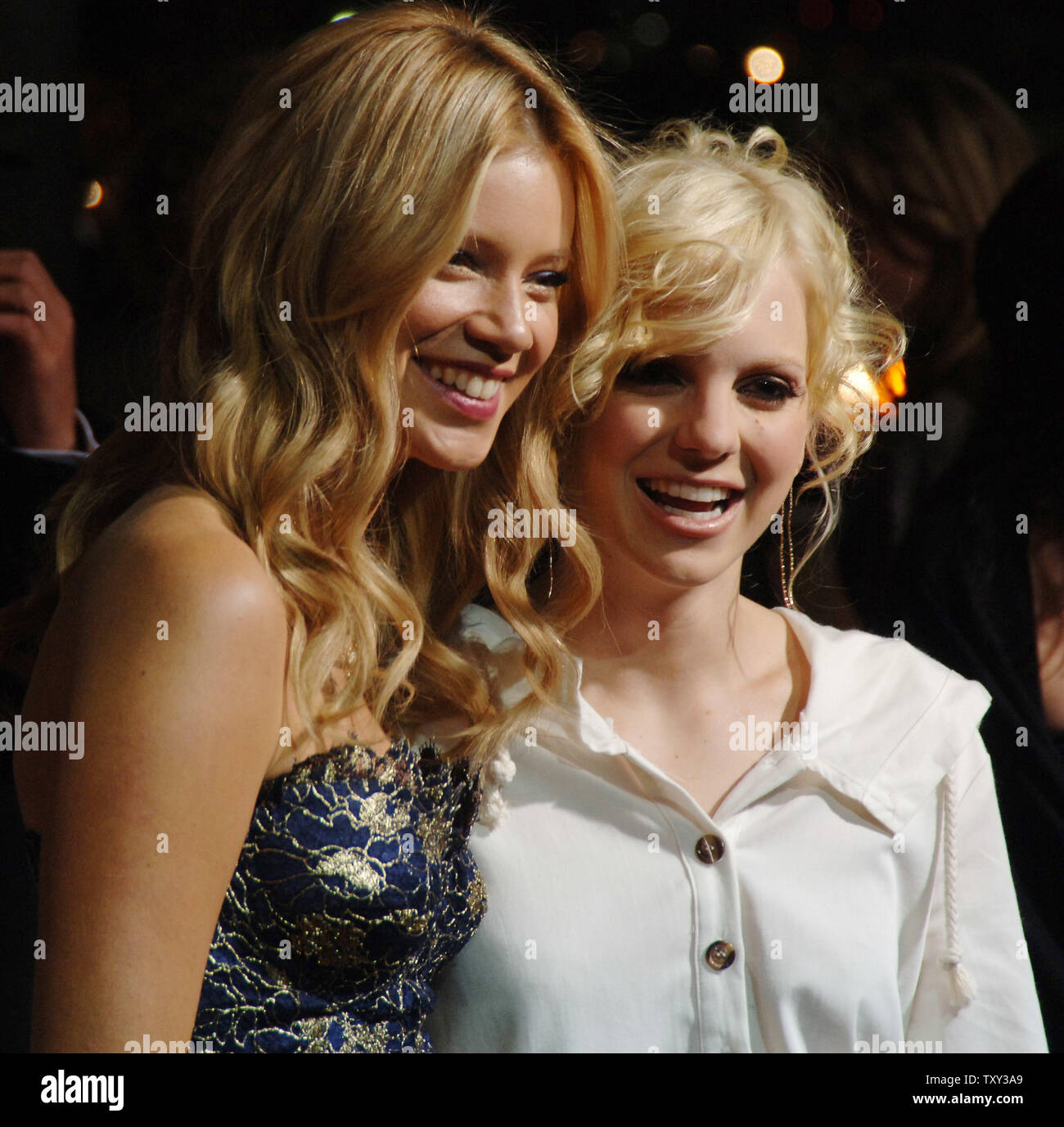 Actresses Amy Smart L And Anna Faris Cast Members In The Romantic Comedy Motion Picture Just Friends Arrive For The Premiere Of The Film In The Westwood Section Of Los Angeles November