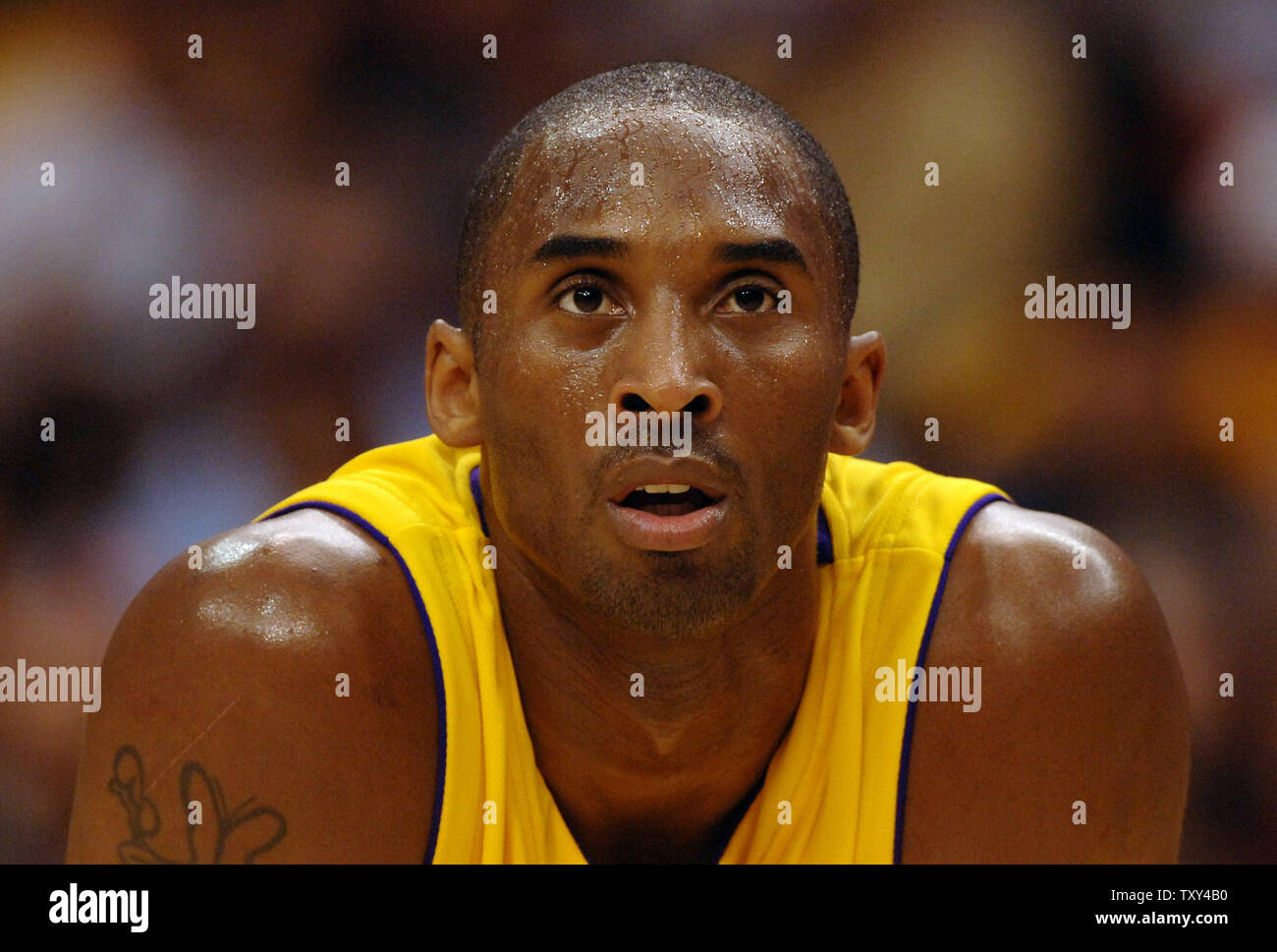 Los Angeles Lakers guard Kobe Bryant waits for the Washington Wizzards to complete their frre throws during first quarter NBA action at Staples Center in Los Angeles December 16, 2005. The Lakers defeated the Wizzards 97-91. (UPI Photo/Jim Ruymen) Stock Photo