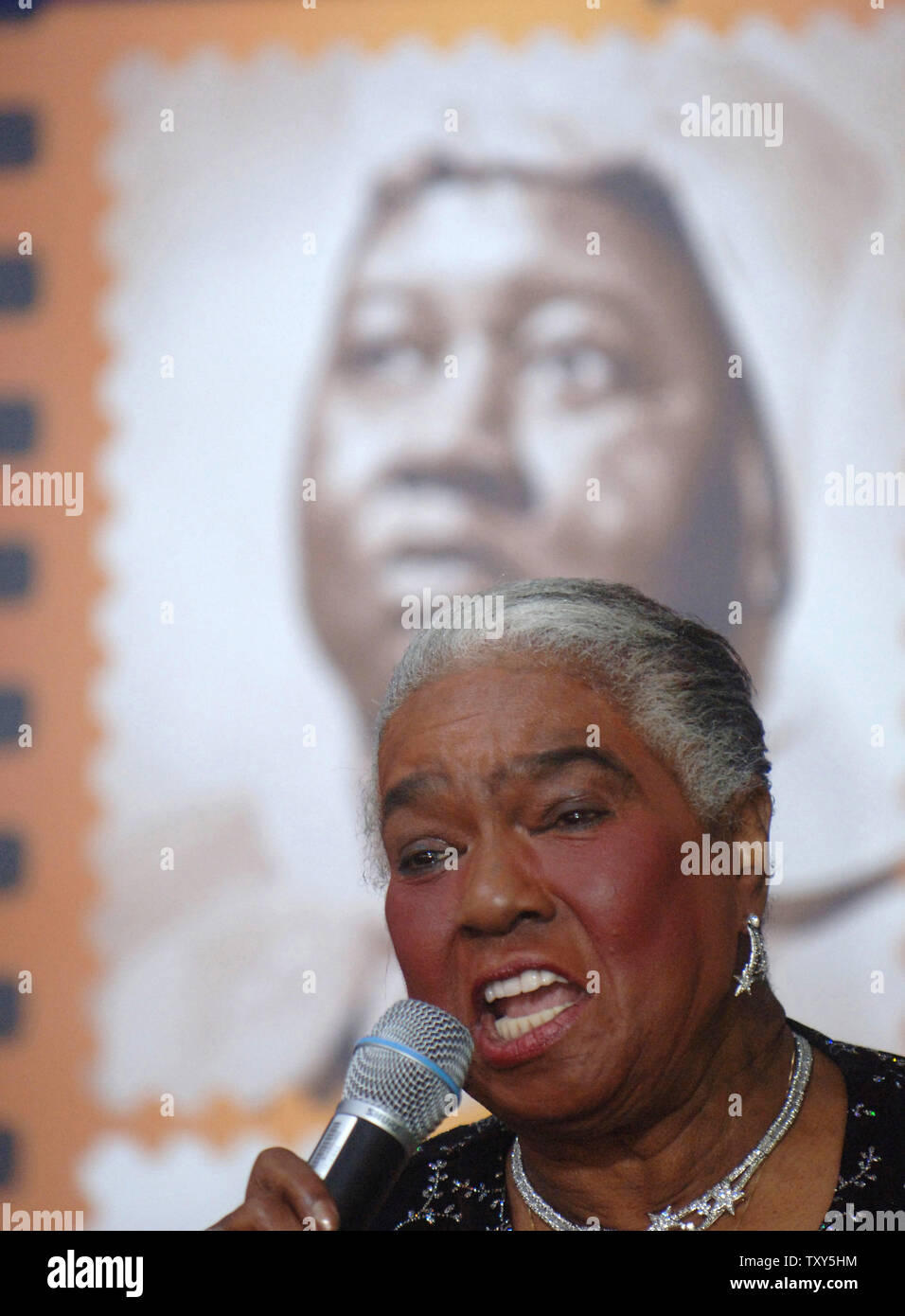 Jazz and Blues singer Linda Hopkins performs at the dedication of a new 39-cent commemorative stamp honoring  Hattie McDaniel held at the The Academy of Motion Picture Arts and Sciences Fairbanks Center for Motion Picture Study in Beverly Hills, California on January 25, 2006. McDaniel became the first African American to win an Academy Award for her role role  in the 1939 film 'Gone With the Wind'. (UPI Photo/ Phil McCarten) Stock Photo