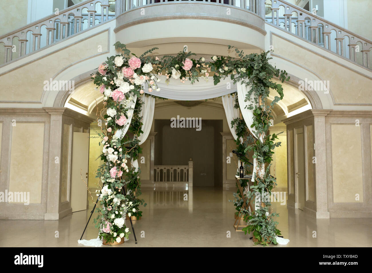 Wedding Chuppah Decorated With Fresh Flowers Indoor Banquet Hall Of Wedding Ceremony Luxury Wedding Florist Decoration Artwork Stock Photo Alamy