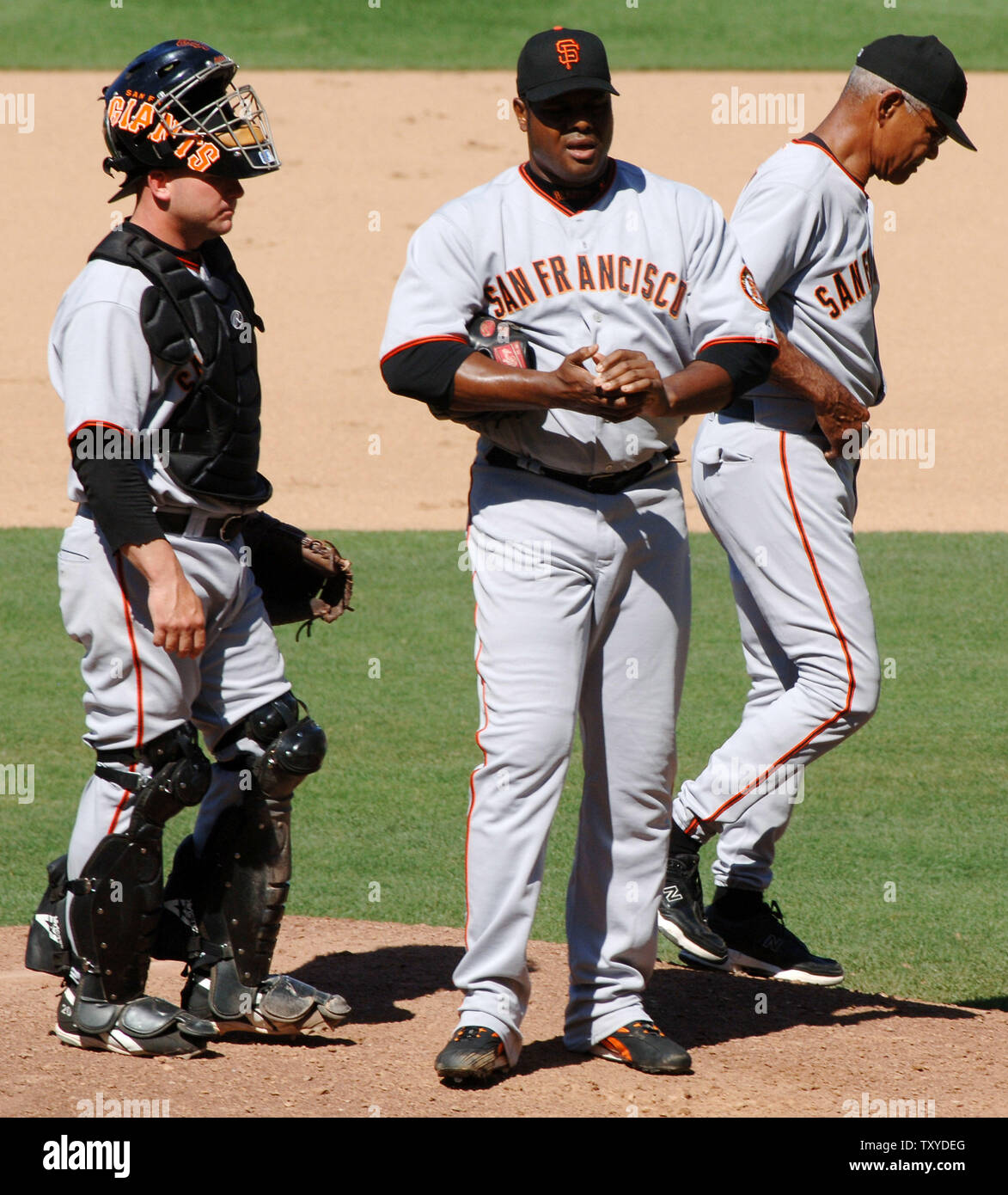 Jersey worn in 2005 by SF Giants manager Felipe Alou. ;-) …