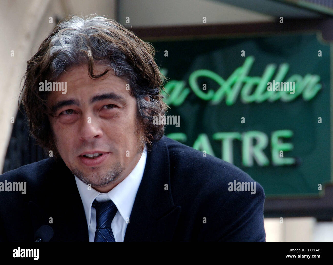 Actor Benicio Del Toro speaks during a posthumous ceremony honoring his late acting teacher Stella Adler with the 2,315th star on the Hollywood Walk of Fame in Los Angeles, California on August 4, 2006. Adler was creator of a unique American approach to acting and was the only American ever to have directly studied with the father of modern acting, Constantine Stanislavsky. In 1949, Adler founded a school now known as the Stella Adler Studio of Acting. Her student list reads like a who's who of Hollywood: Marlon Brandon, Robert De Niro, Harvey Keitel, Candice Bergen, Warren Beatty and Benicio Stock Photo