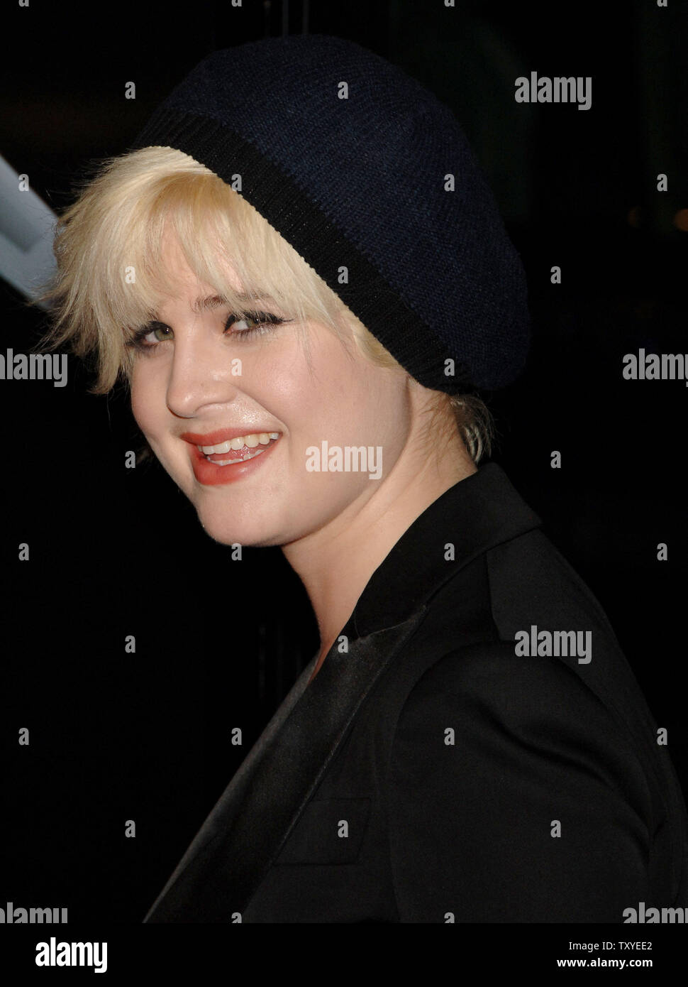 Singer and actress Kelly Osborne arrives as a guest for the premiere of 'Snakes on a Plane' at  Grauman's Chinese Theatre in the Hollywood section of Los Angeles, California on August 17, 2006. The movie opens in the U.S. on August 18. (UPI Photo/Jim Ruymen) Stock Photo