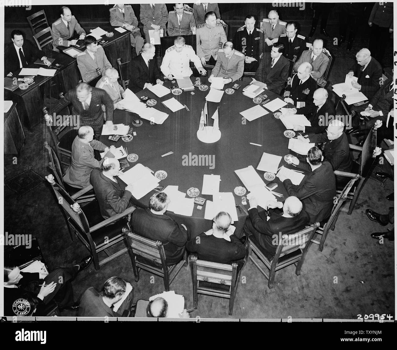 Closer view of round conference table from above, taken at the Potsdam