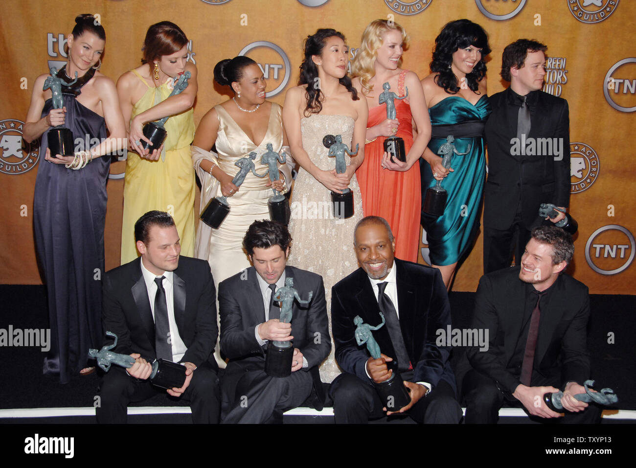 'Grey's Anatomy' cast, (L-R top row) Ellen Pompeo, Kate Walsh, Chandra Wilson, Sandra Oh, Katherine Hiegl, Sara Ramirez, T.R. Knight, (L-R bottom row), Justin Chambers, Patrick Dempsey, James Pickens, Jr. and Eric Dane appear with their awards backstage at the 13th Annual Screen Actors Guild Awards in Los Angeles on January 28, 2007. (UPI Photo/Jim Ruymen) Stock Photo