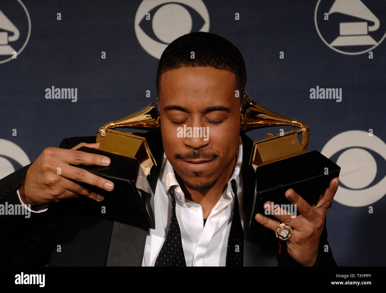 Ludacris Holds His Grammy Awards For Best Rap Song And Best Rap Album At The 49th Annual Grammy Awards In Los Angeles On February 11 2007 Upi Photo Phil Mccarten Stock Photo Alamy