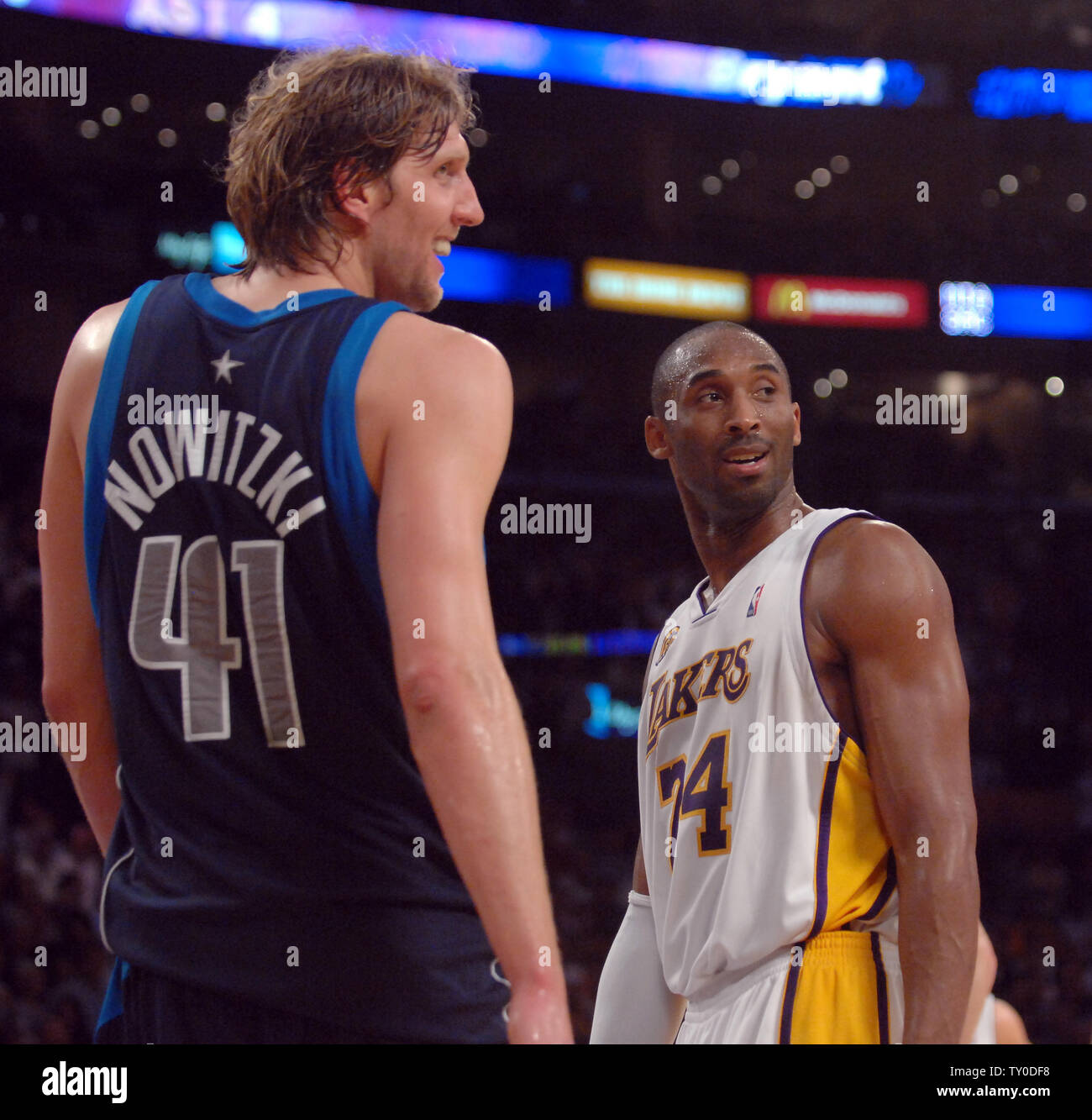 Photographing LA Lakers Kobe Bryant against the Mavs