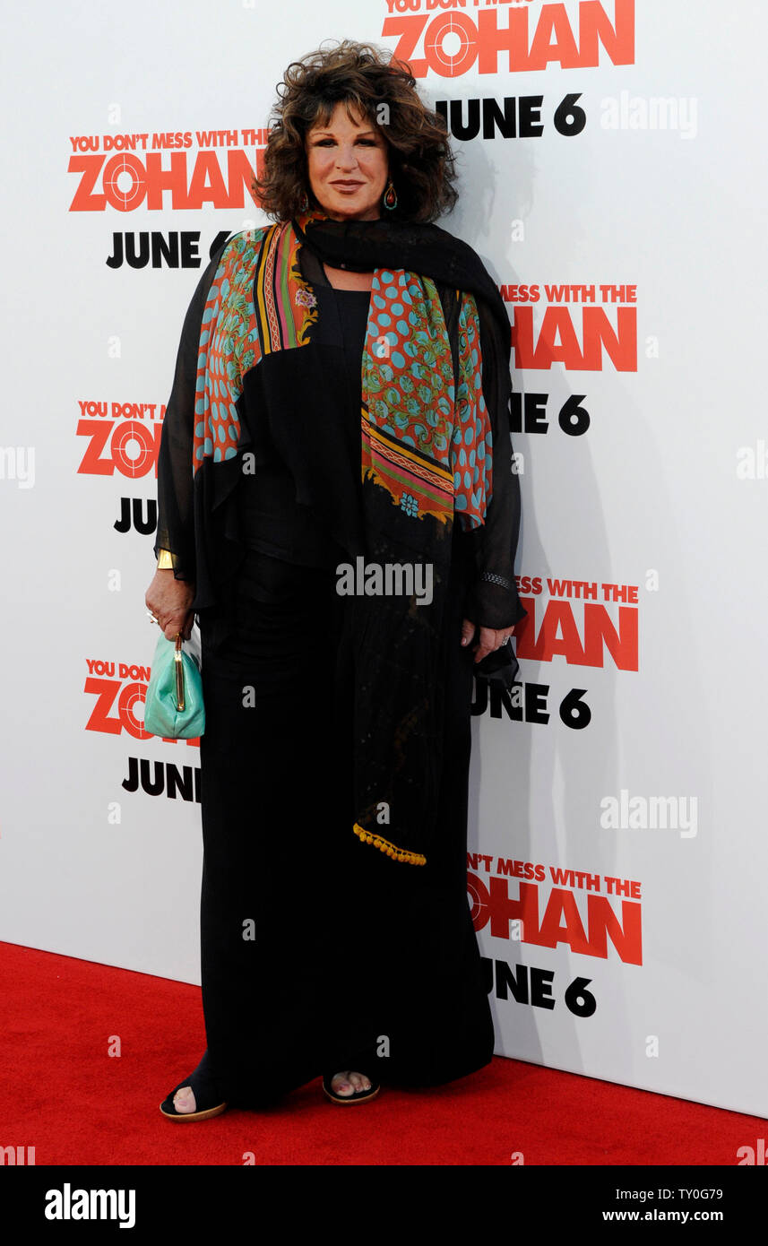 Lainie Kazan, a cast member in the motion picture comedy "You Don't ...