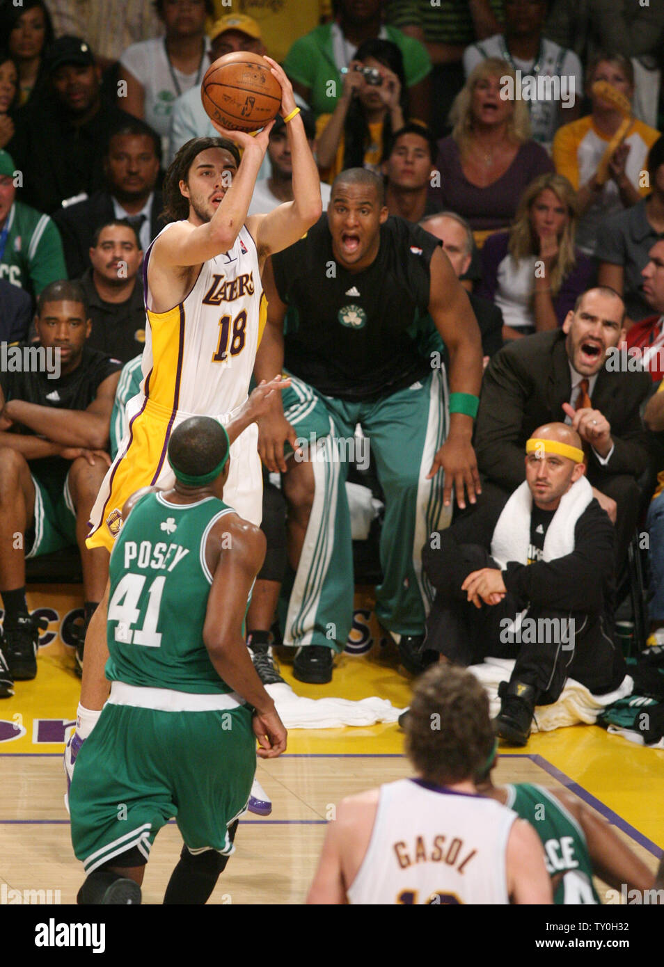 Los Angeles Lakers' Sasha Vujacic shoots a three-pointer over Boston Celtics' James Posey in Game 5 of the NBA finals at Staples Center in Los Angeles on June 15, 2008. The Lakers defeated the Celtics 103-98 to stave off elimination in the best-of-seven series. The Celtics lead the series 3-2.  (UPI Photo/Lazlo Fitz) Stock Photo