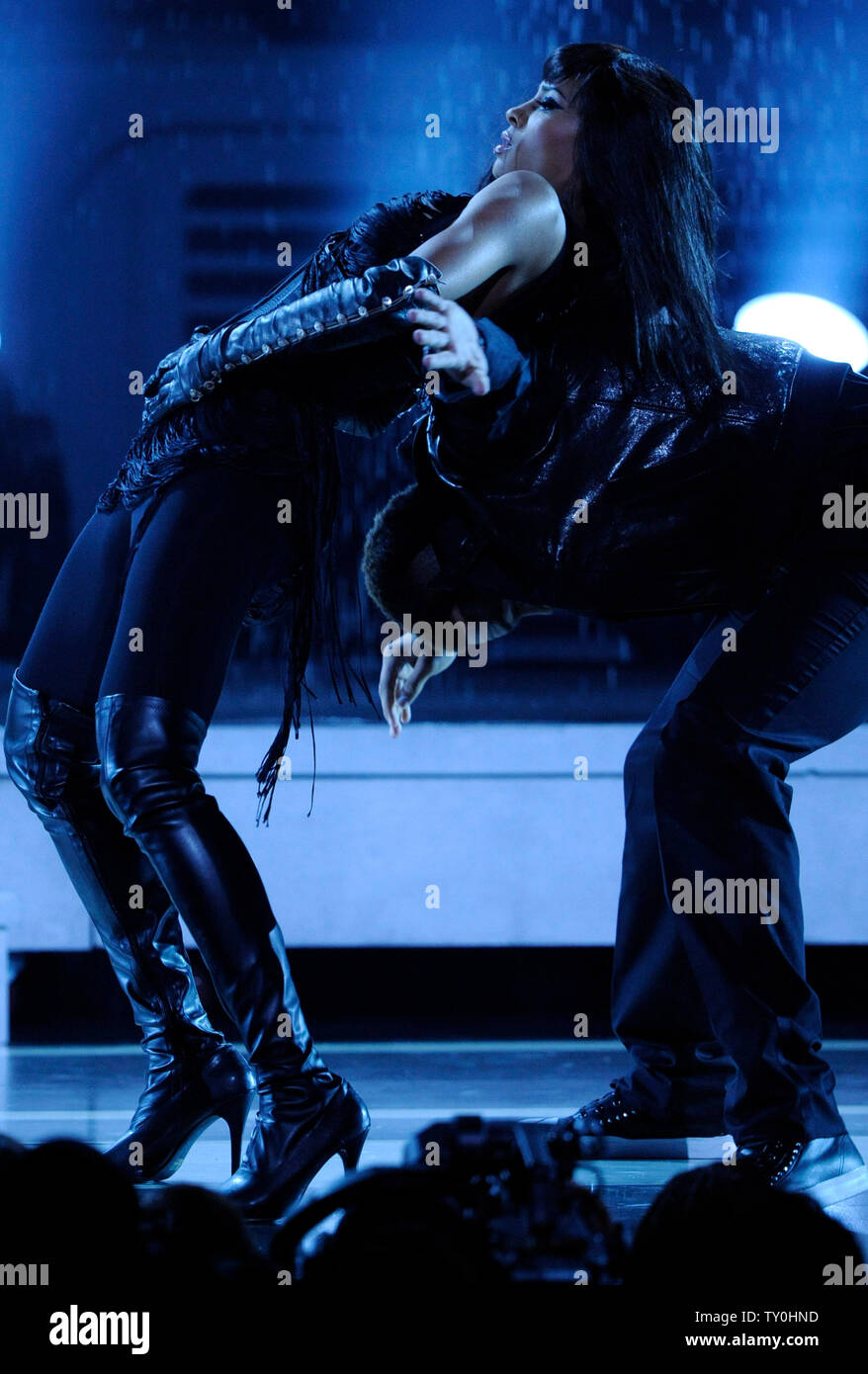 Ciara And Chris Brown Perform Take You Down At The Bet Awards In Los Angeles On June 24 2008 Upi Photo Jim Ruymen Stock Photo Alamy