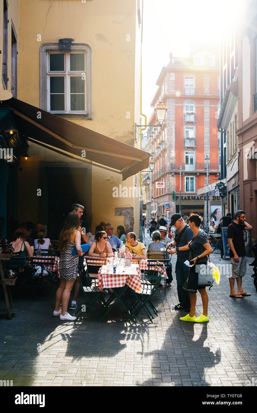 6 rue du vieux seigle eating hires stock photography and images Alamy