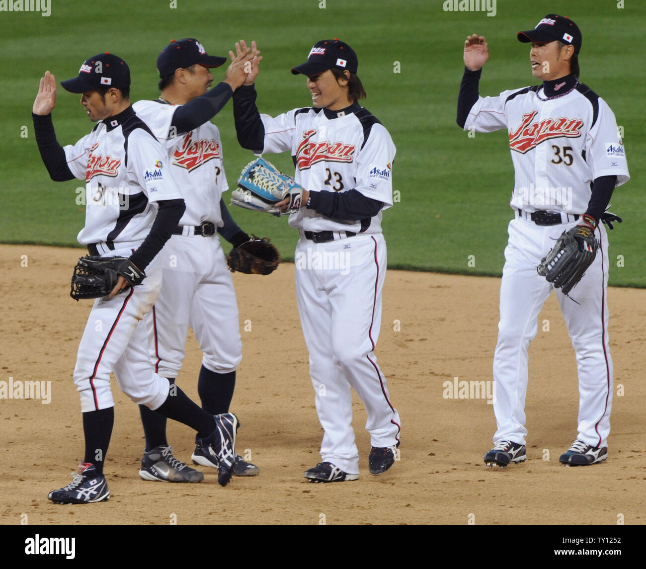 Ichiro suzuki hi-res stock photography and images - Alamy