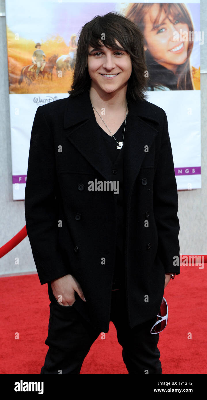 Emily Osment dating Mitchel Musso nu