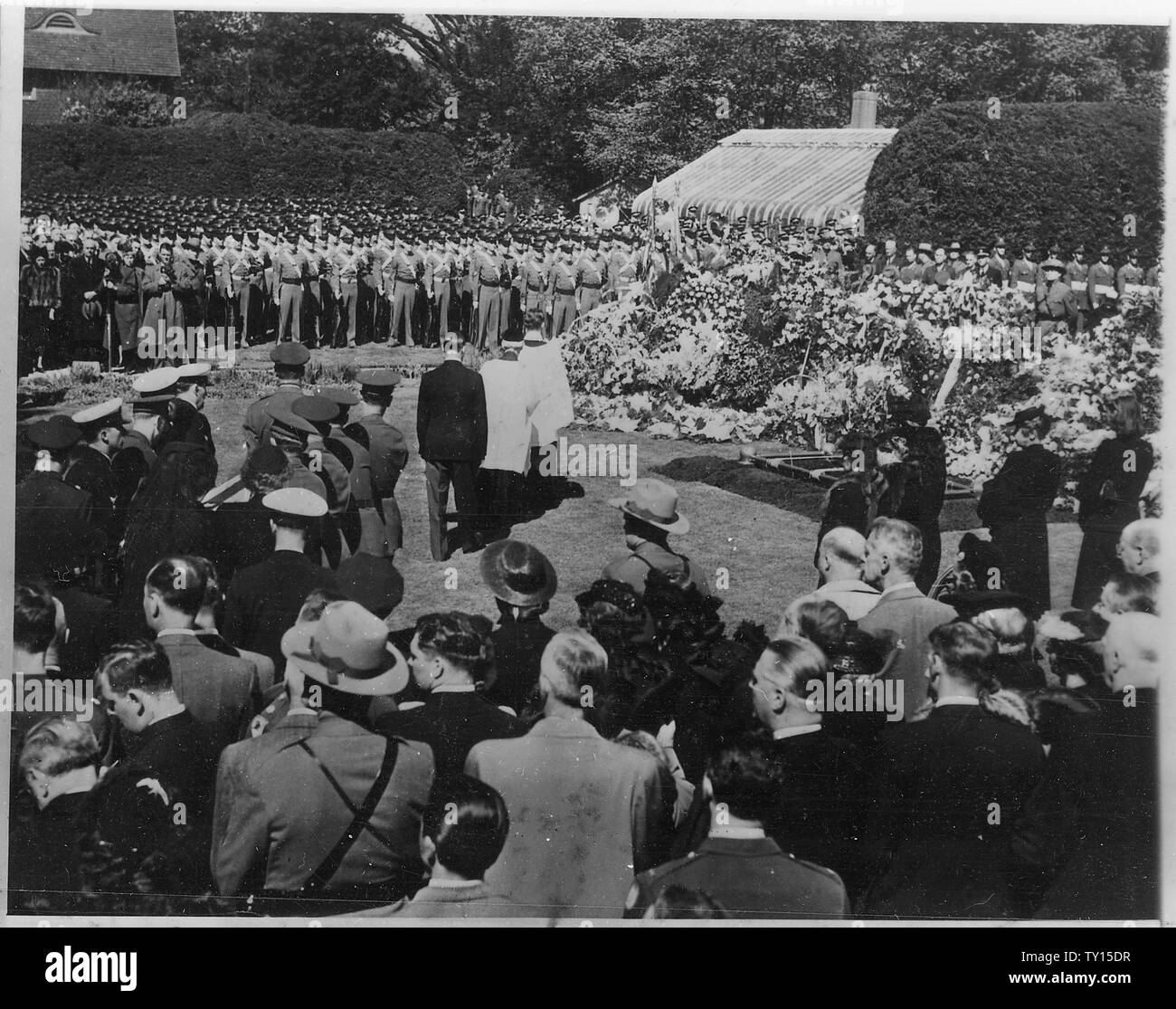 Eleanor roosevelt at franklin d roosevelt funeral in hyde park hires