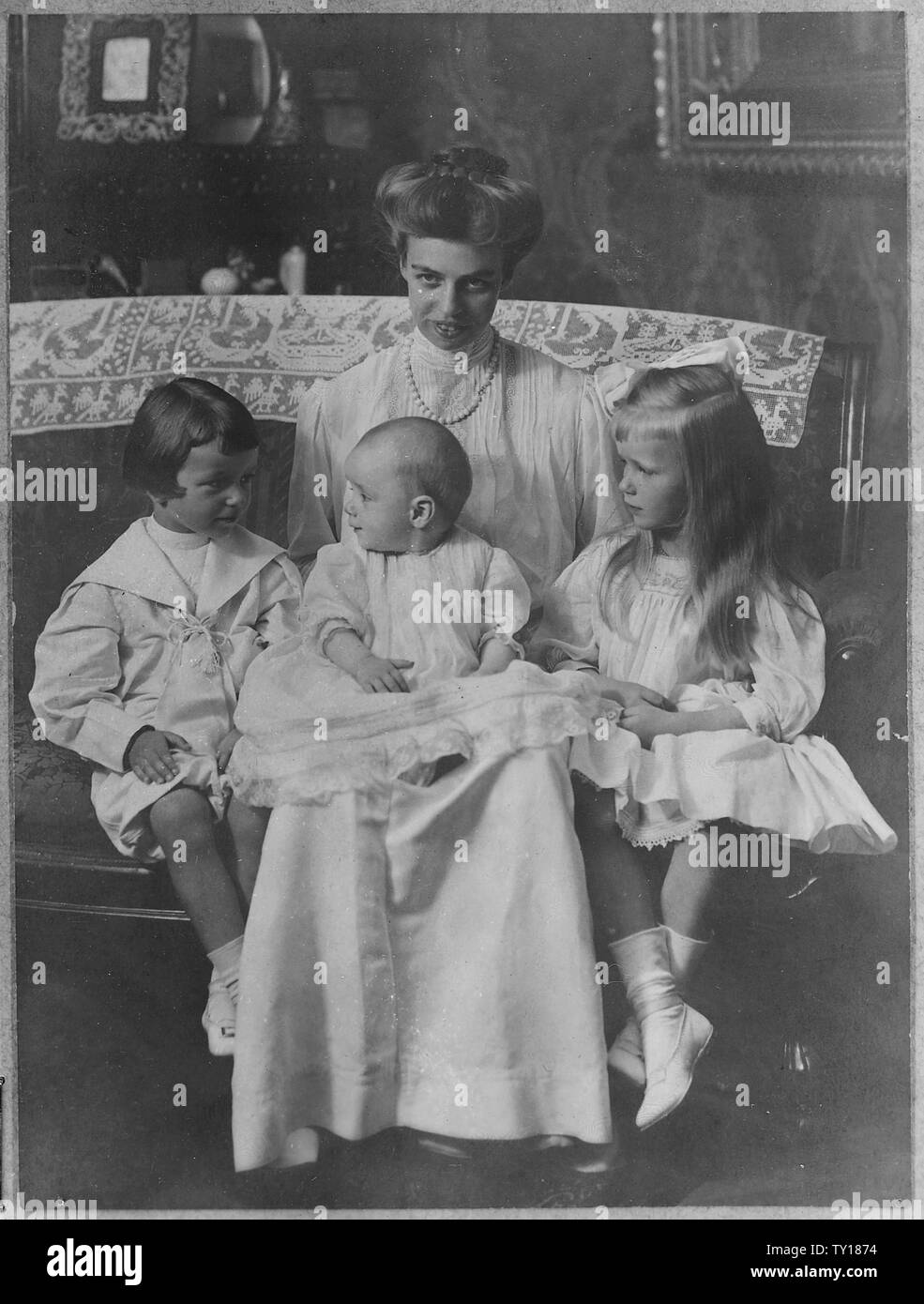 Eleanor Roosevelt with children, James, Elliott and Anna in Hyde Park