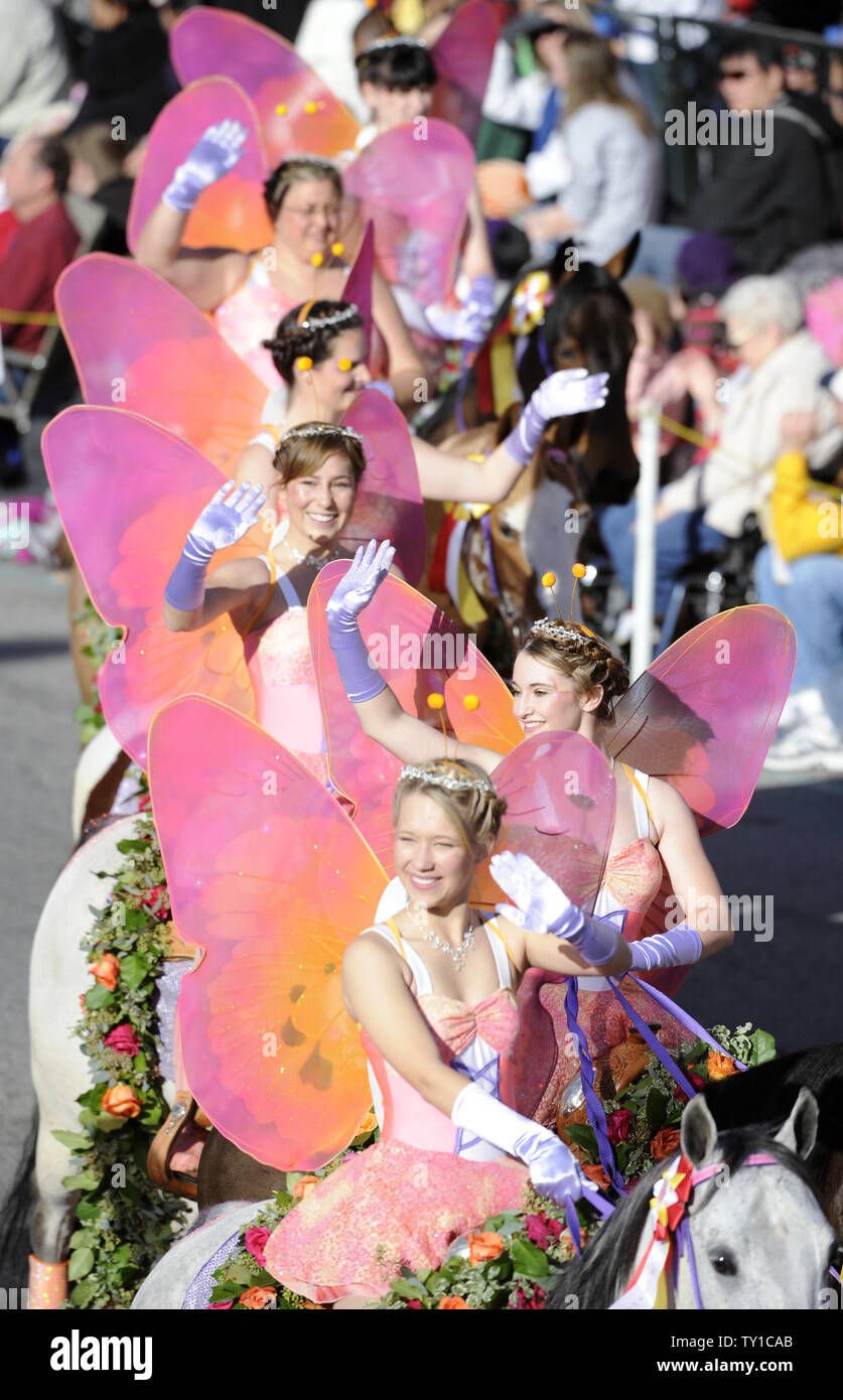 The Giddy Up Gals Equestrian Drill Team Is Seen In The 121st Rose the-giddy-up-gals-equestrian-drill-team-is-seen-in-the-121st-rose